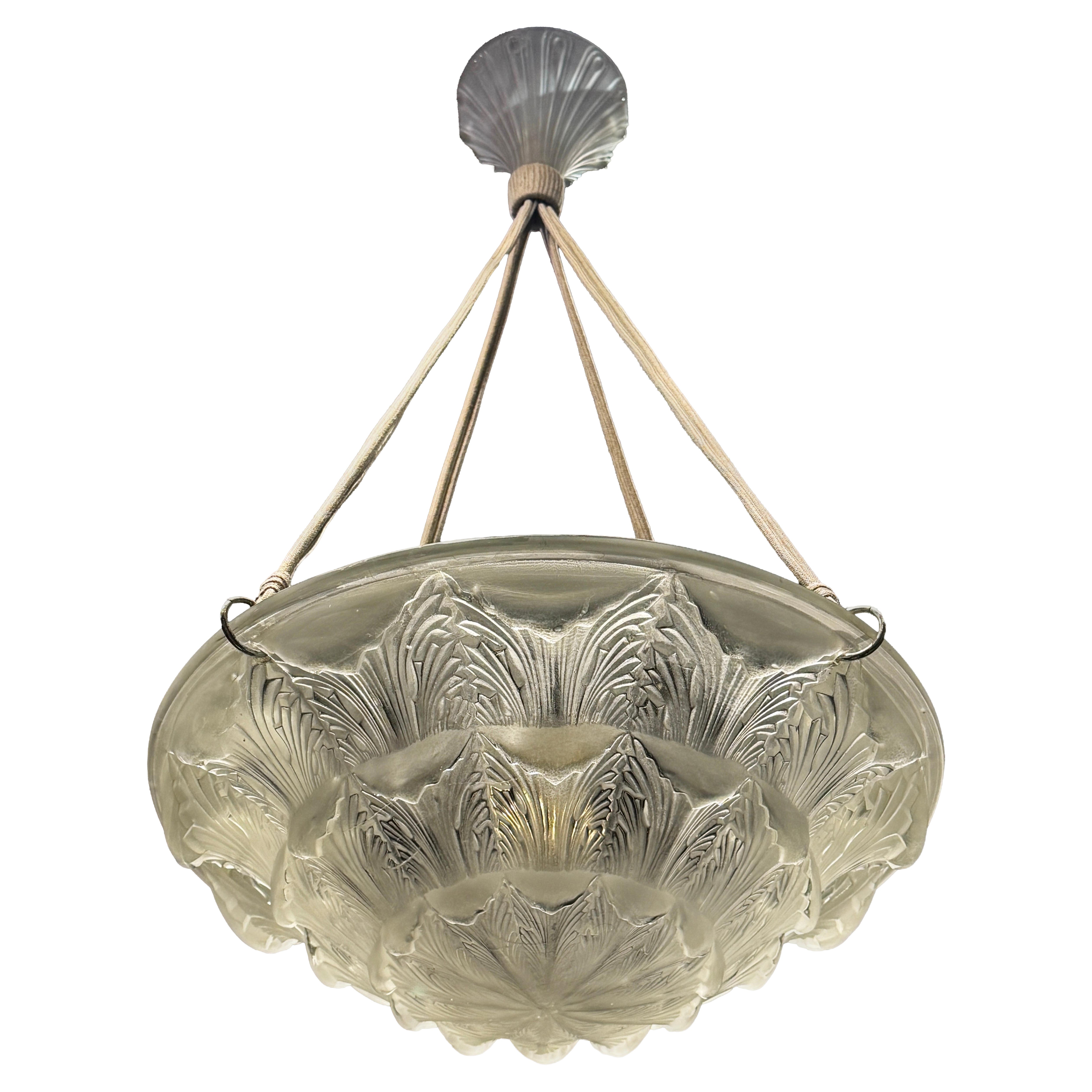 A R.Lalique Acanthes Art Deco Chandelier  in white Glass .