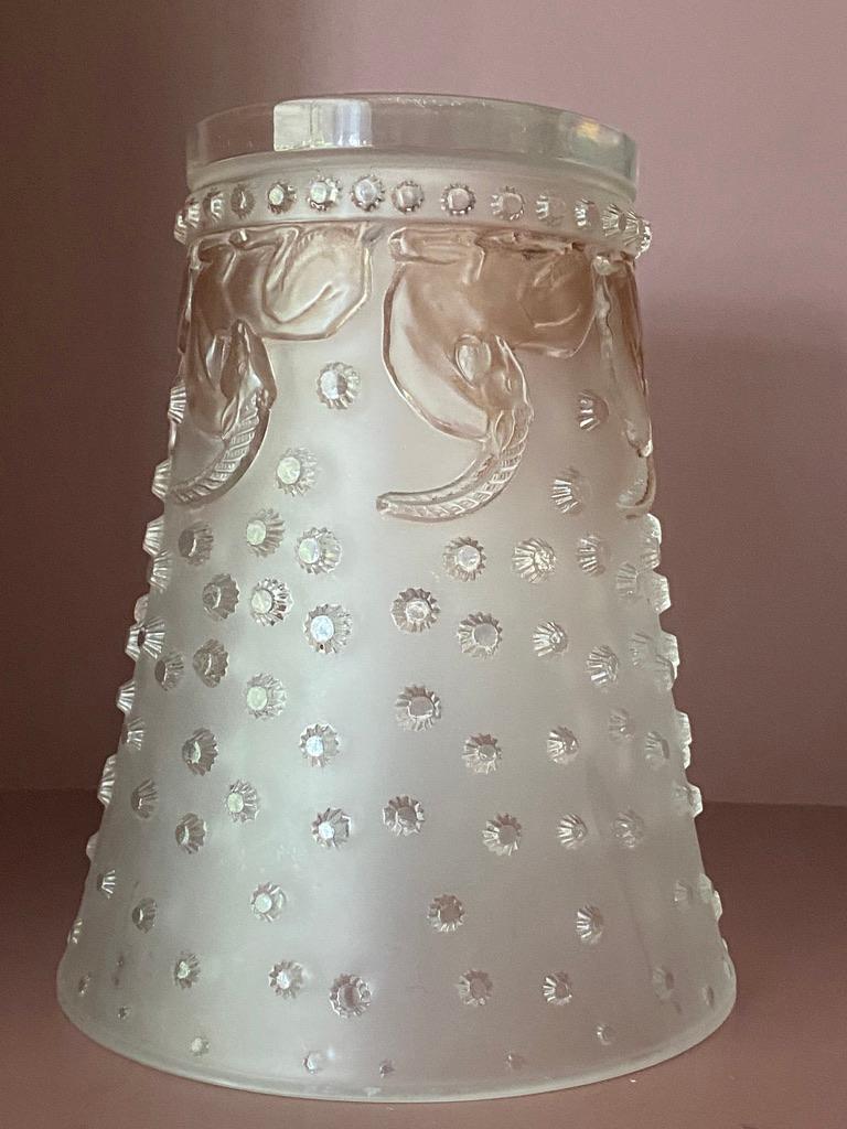 A R.Lalique Ajaccio  Glass Vase In Excellent Condition In SAINT-OUEN-SUR-SEINE, FR