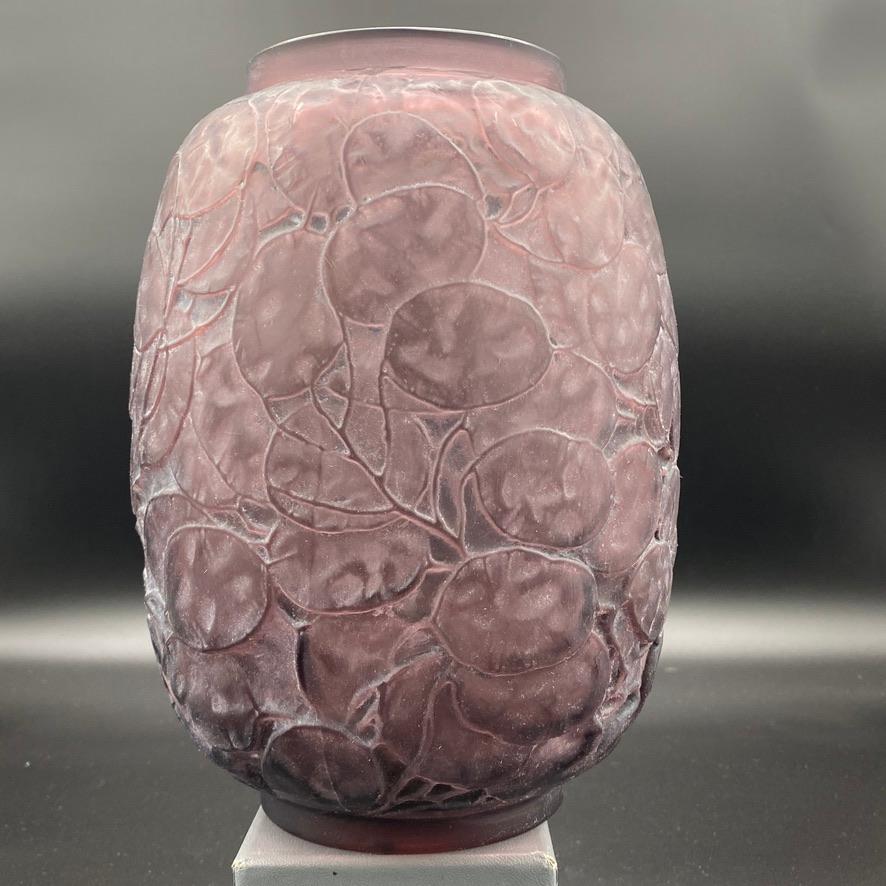Early 20th Century A R.LAlique Amythist Glass Monnaie Du Pape Vase  For Sale