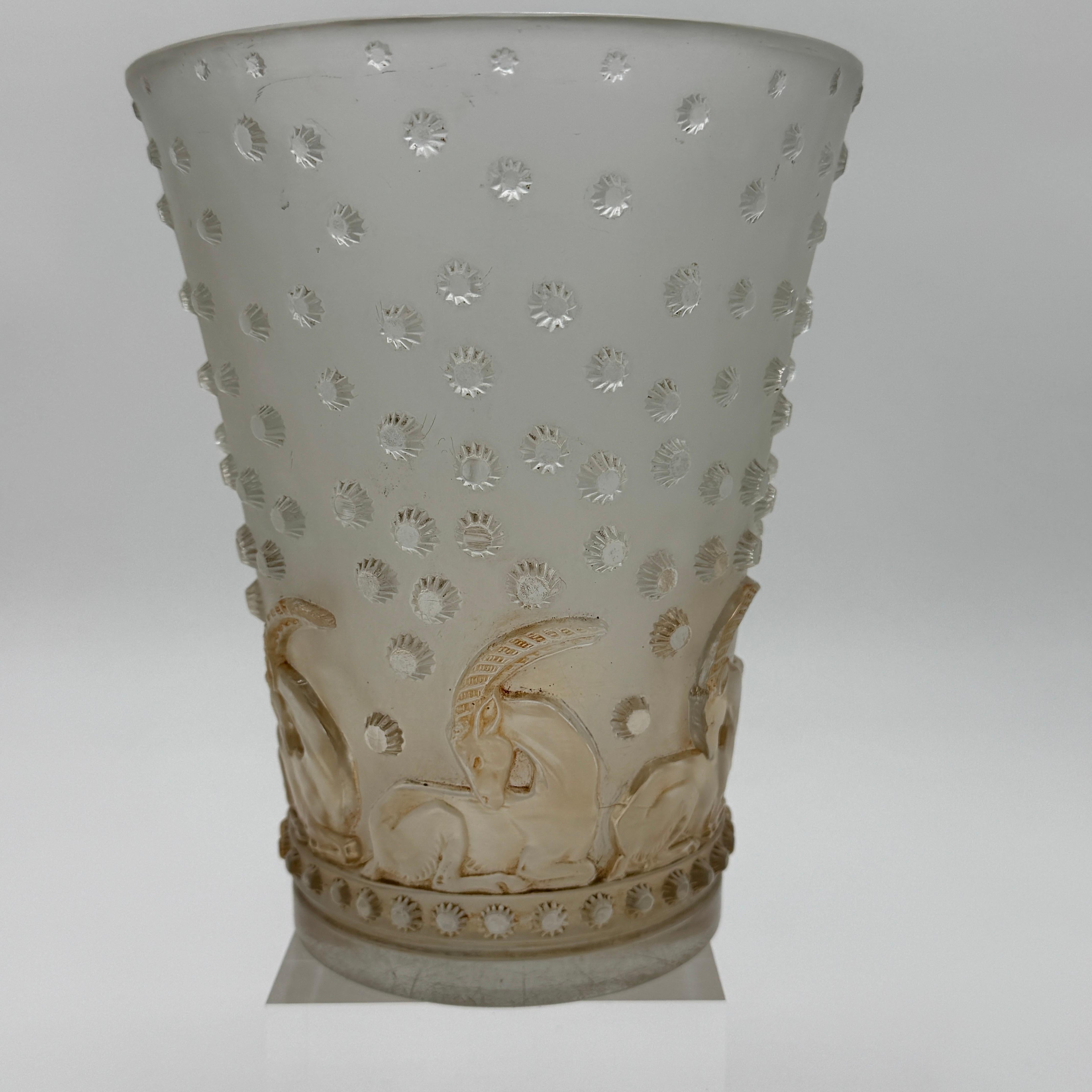 Moulé Vase en verre R.Lalique Art Déco Ajaccio en vente
