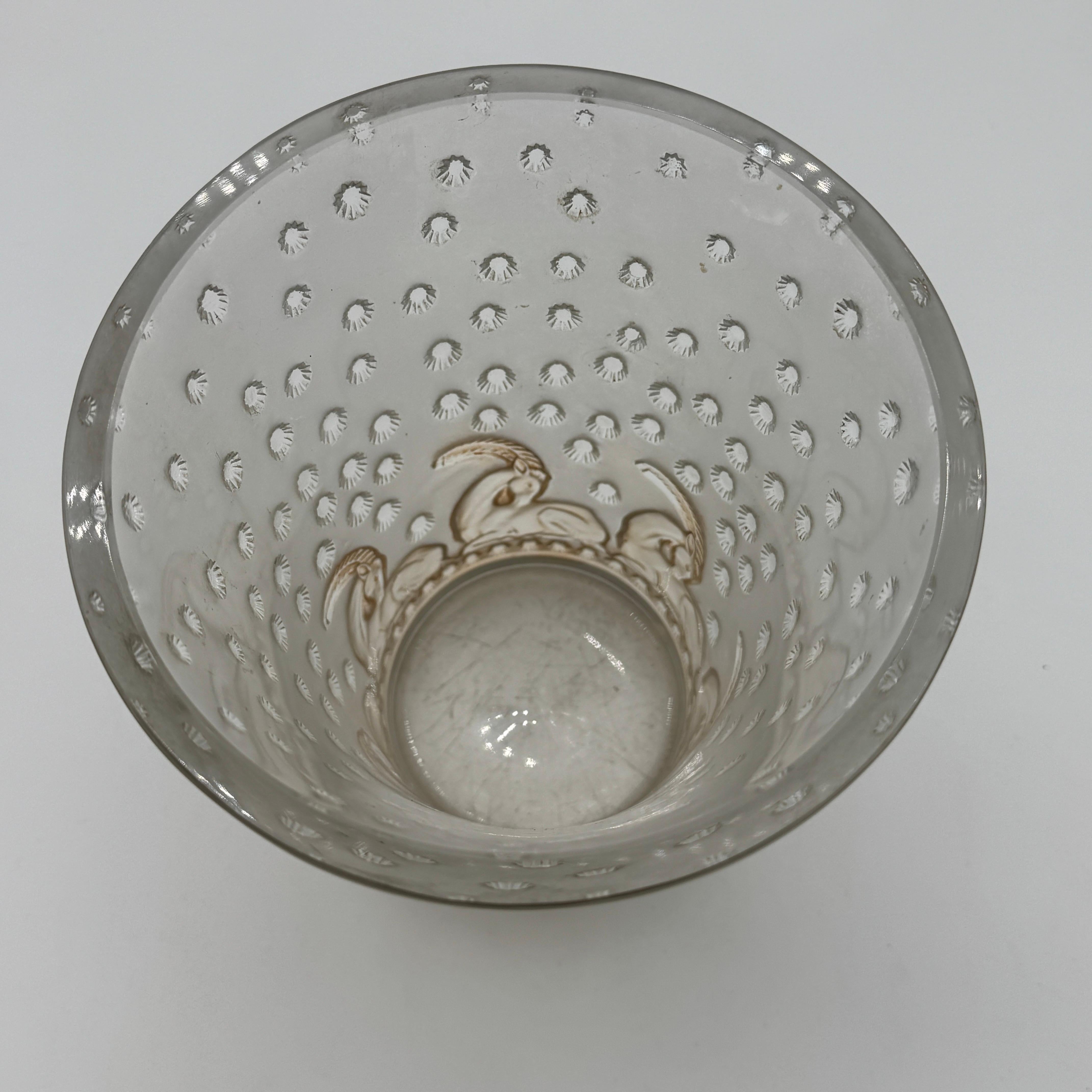 Vase en verre R.Lalique Art Déco Ajaccio en vente 1
