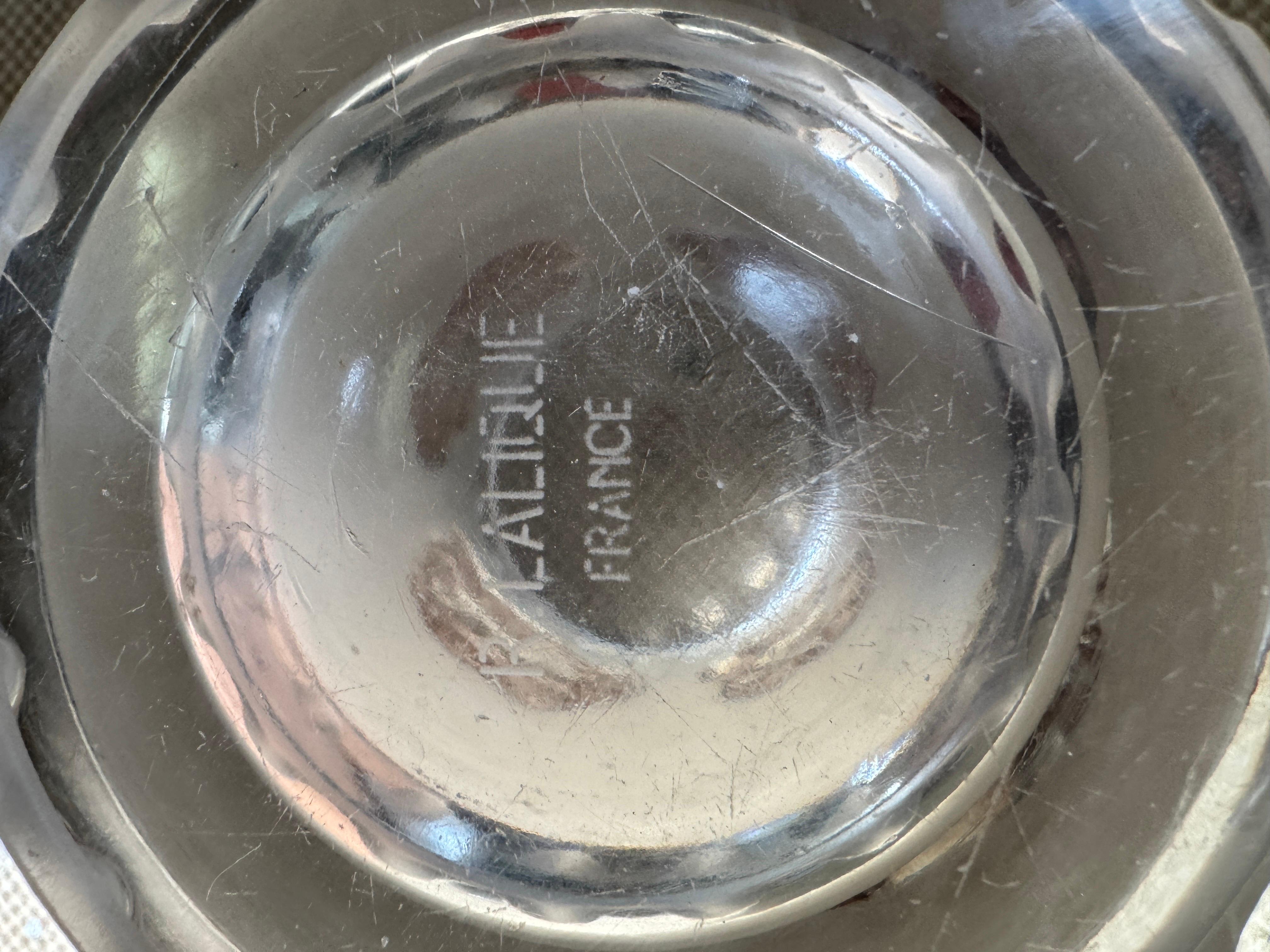 Un jarrón de vidrio R.Lalique Art Déco Camargue. Art Decó en venta