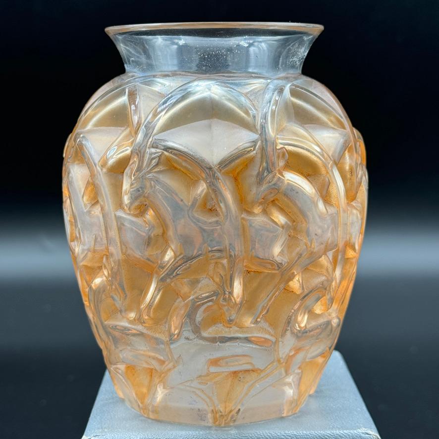 20th Century A R.Lalique  Art Deco Chamois Vase in Glass