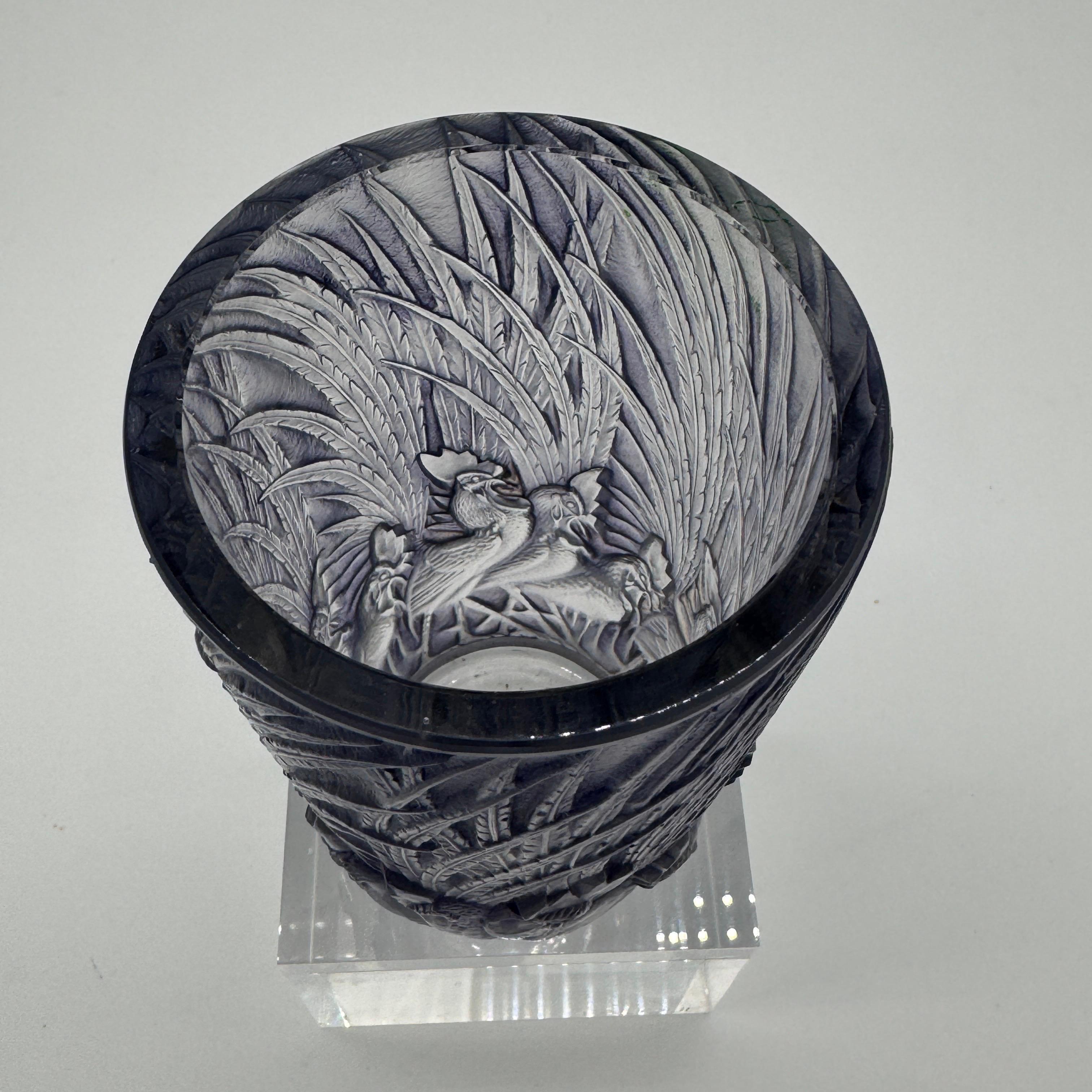 A R.Lalique Art Déco Coqs and Plumes Glass Vase For Sale 5