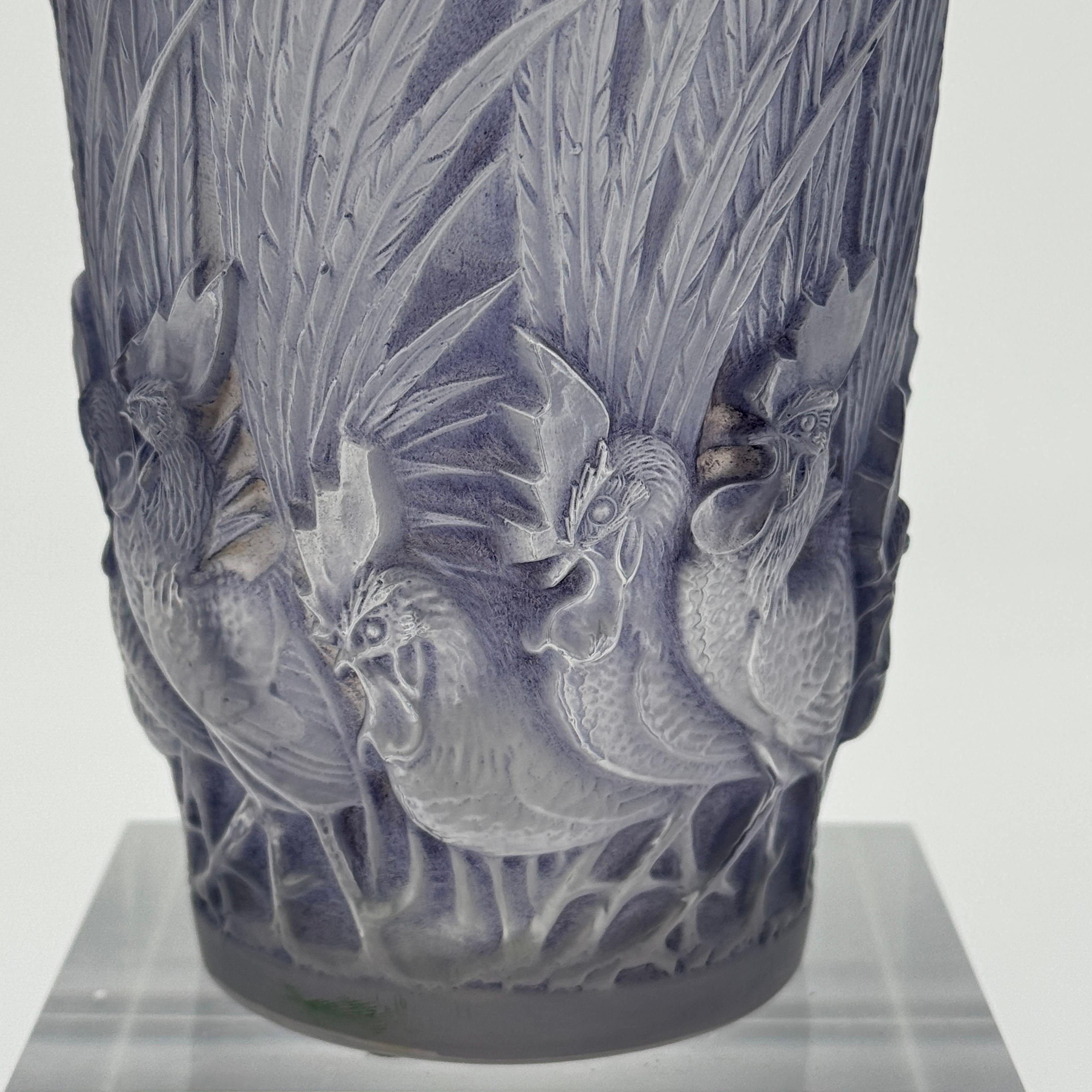 French A R.Lalique Art Déco Coqs and Plumes Glass Vase For Sale