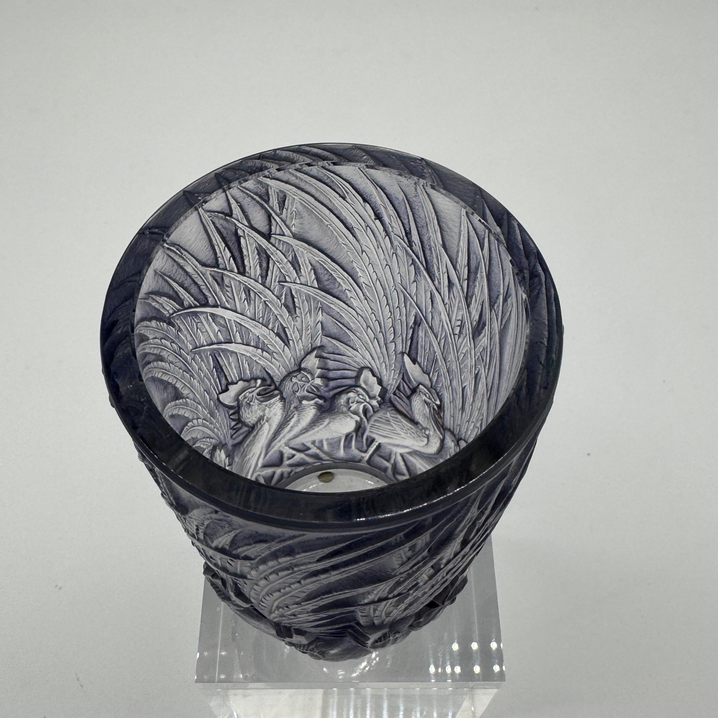 A R.Lalique Art Déco Coqs and Plumes Glass Vase For Sale 3
