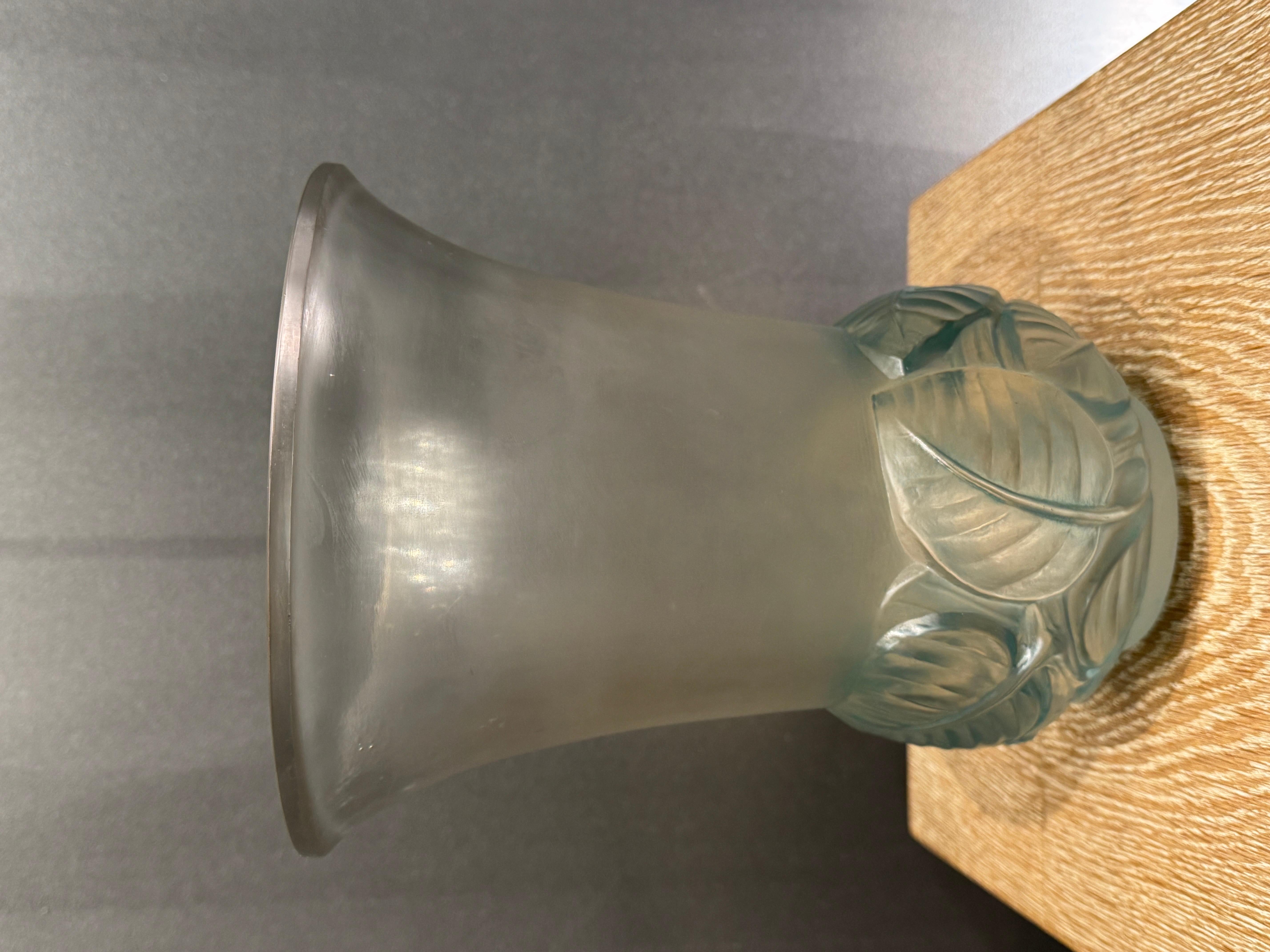 Francese Vetro À R.Lalique Art Déco Lilas  Vaso in vendita