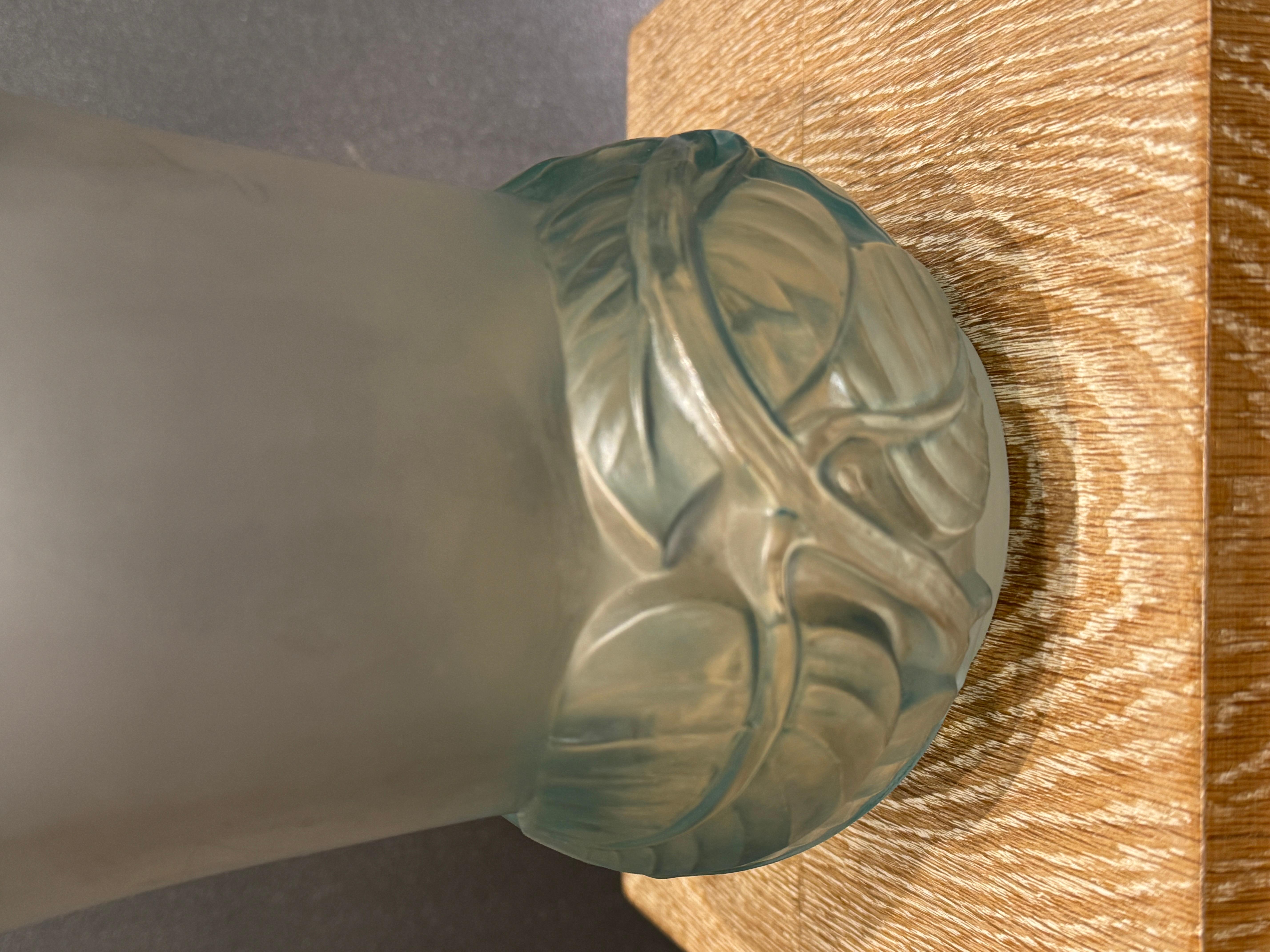 Vetro À R.Lalique Art Déco Lilas  Vaso In condizioni ottime in vendita a SAINT-OUEN-SUR-SEINE, FR