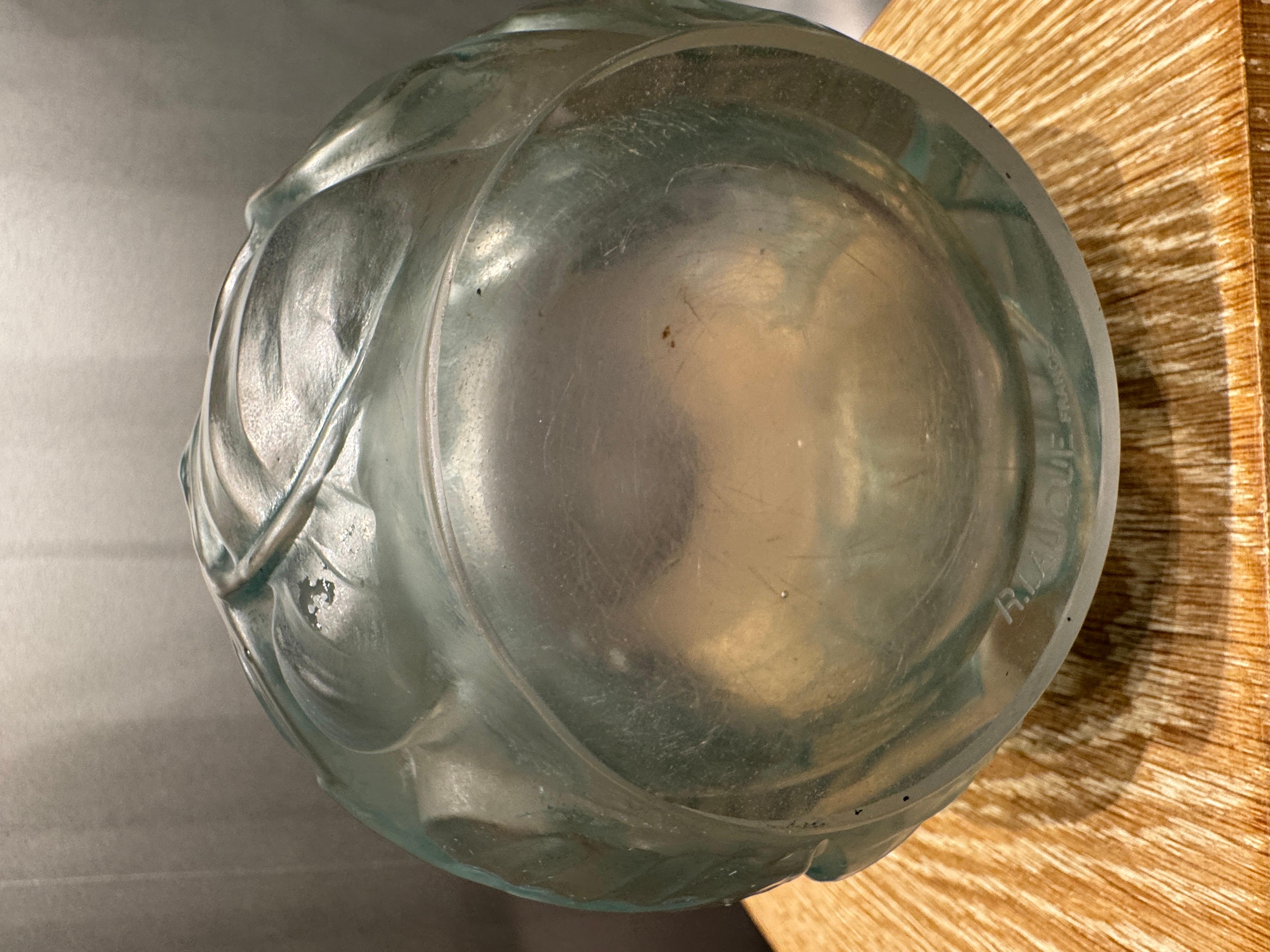 Metà XX secolo Vetro À R.Lalique Art Déco Lilas  Vaso in vendita