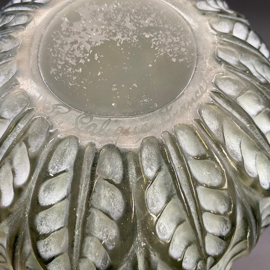 A R.Lalique Art Deco  Malesherbes vase in grey Glass 1
