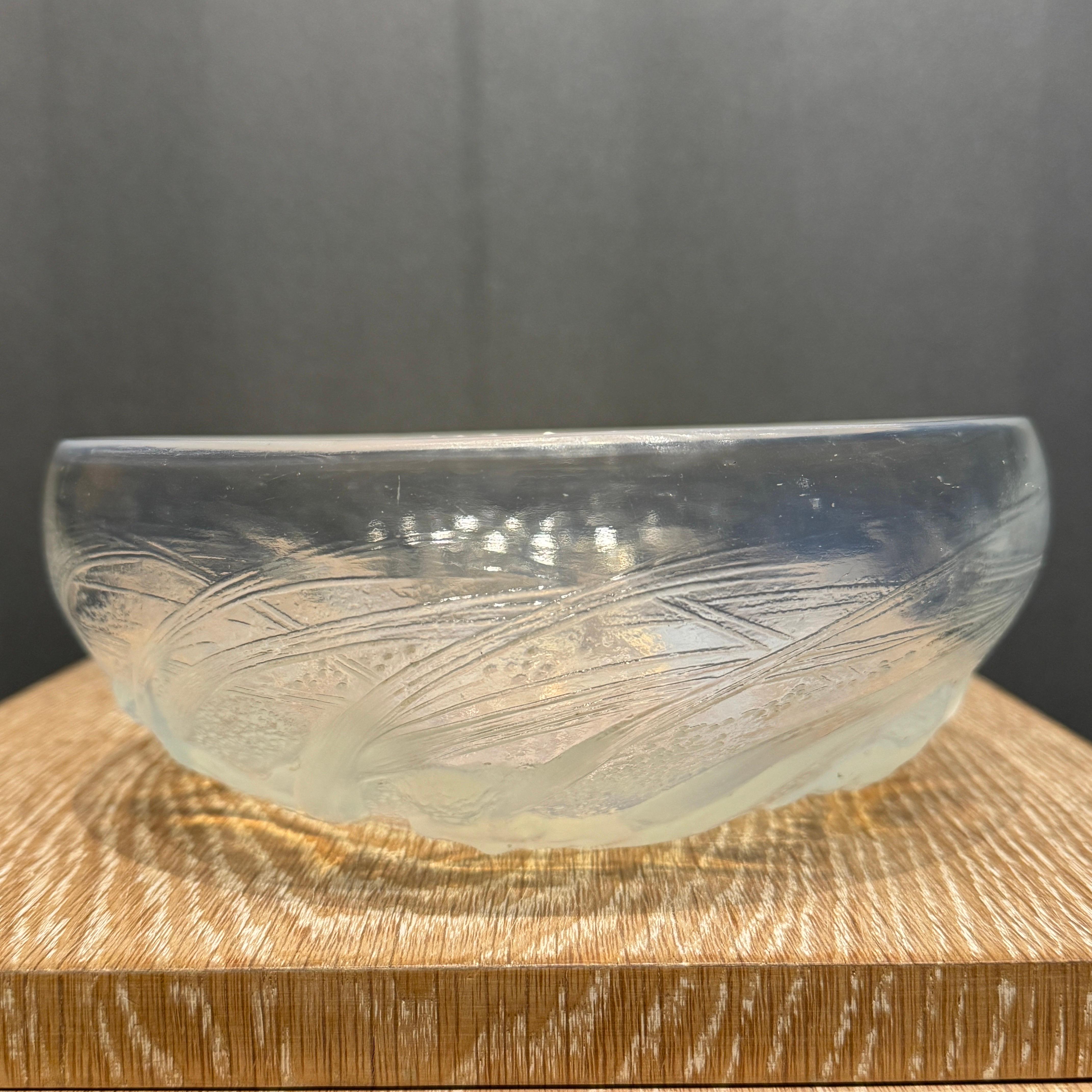 Una ciotola a forma di sirena in vetro opalescente di R.Lalique Art Deco in vendita 2