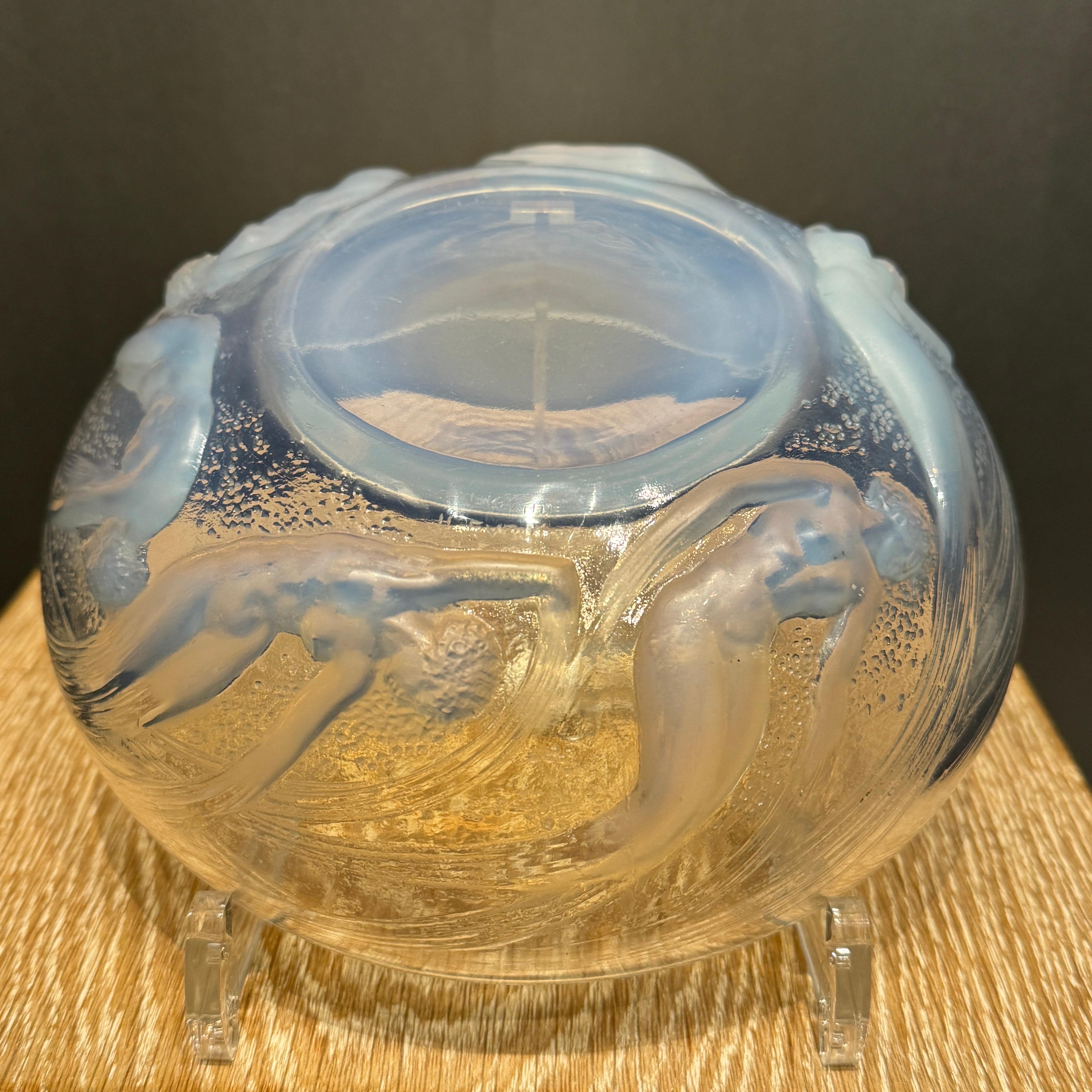 Una ciotola a forma di sirena in vetro opalescente di R.Lalique Art Deco in vendita 3