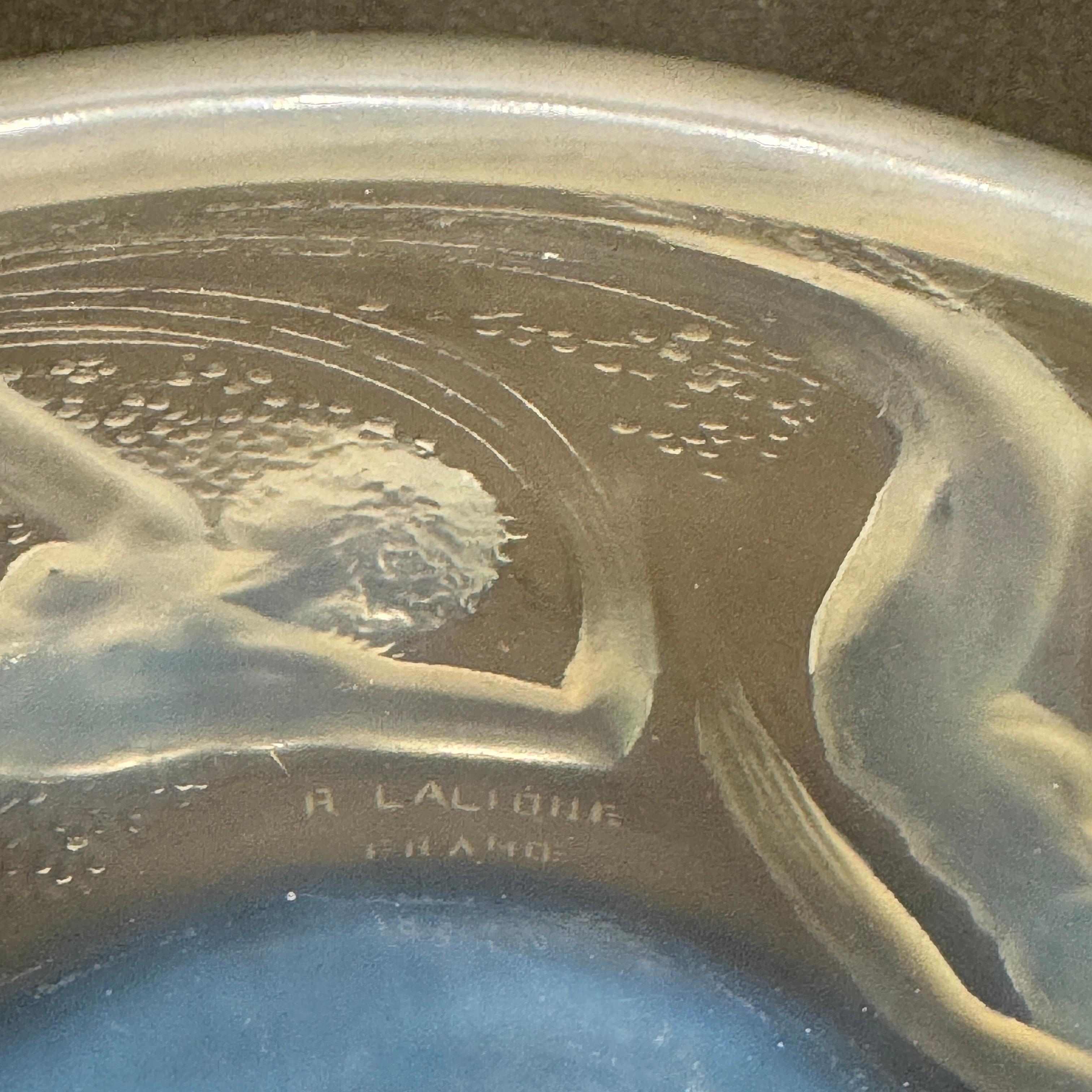 Francese Una ciotola a forma di sirena in vetro opalescente di R.Lalique Art Deco in vendita