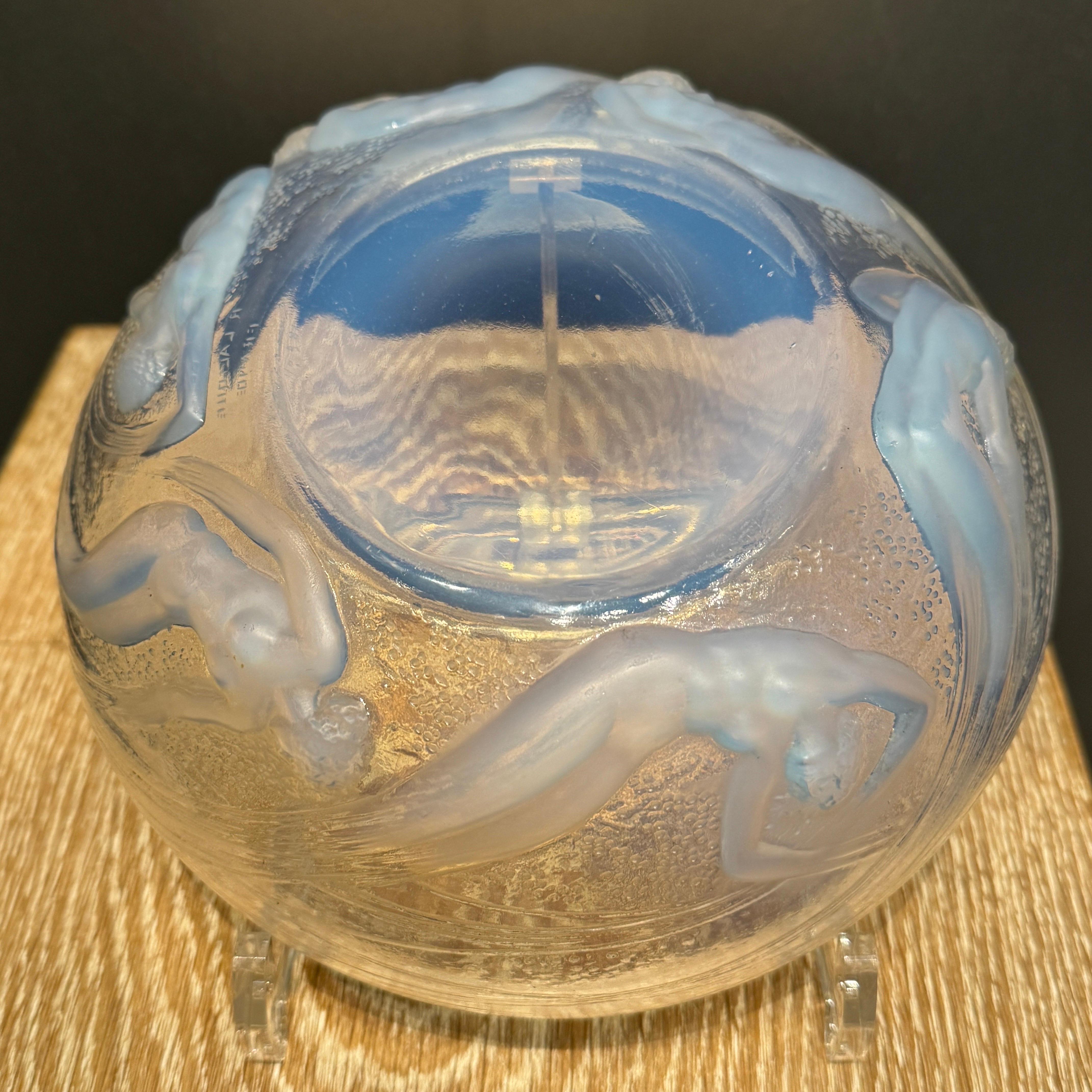 Una ciotola a forma di sirena in vetro opalescente di R.Lalique Art Deco in vendita 1