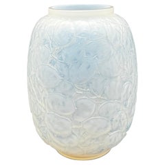 Un vaso “Monnaie du Pape” in stile Art Déco di R. Lalique
