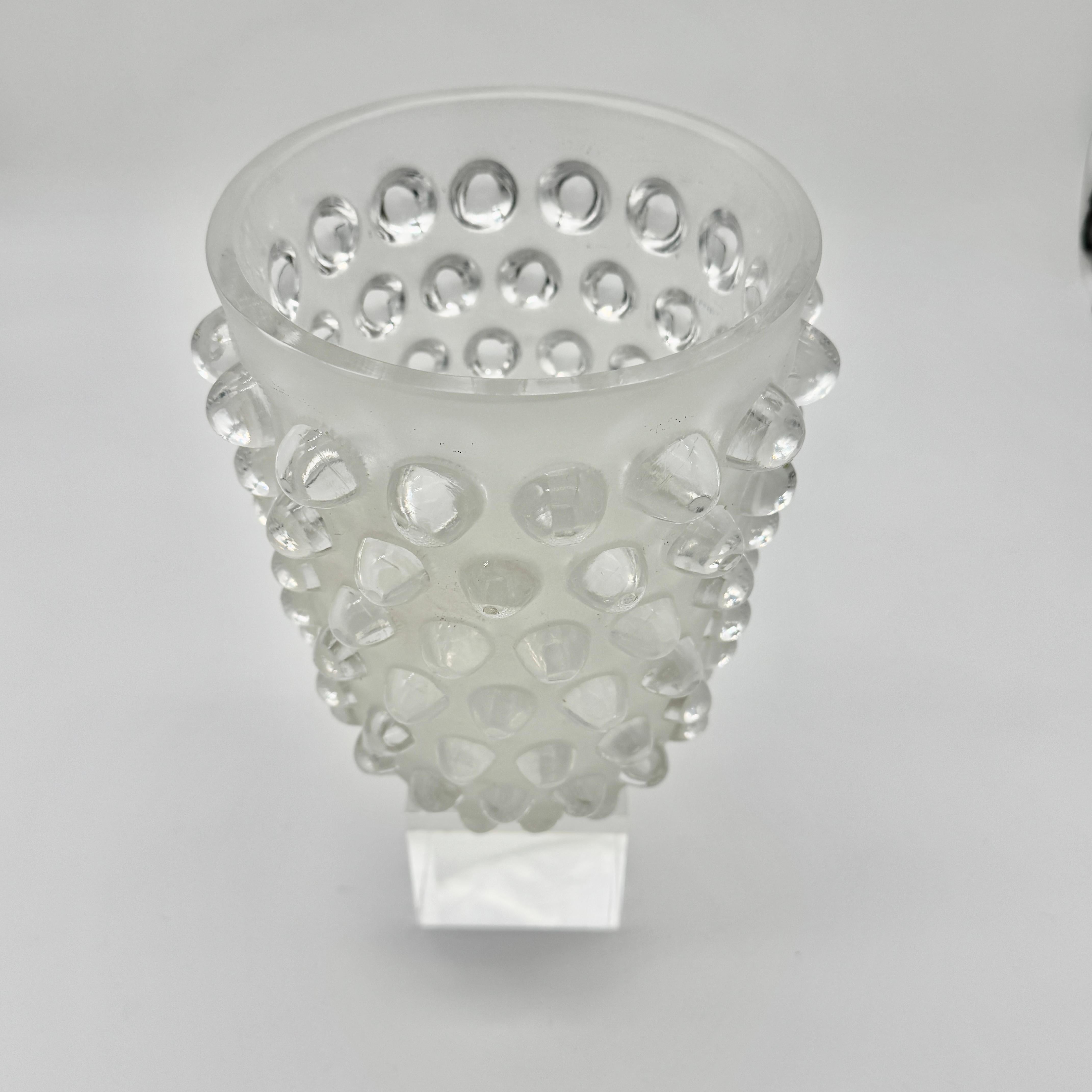 Francese à R.Lalique Vaso Mossi Art Déco in vetro bianco in vendita