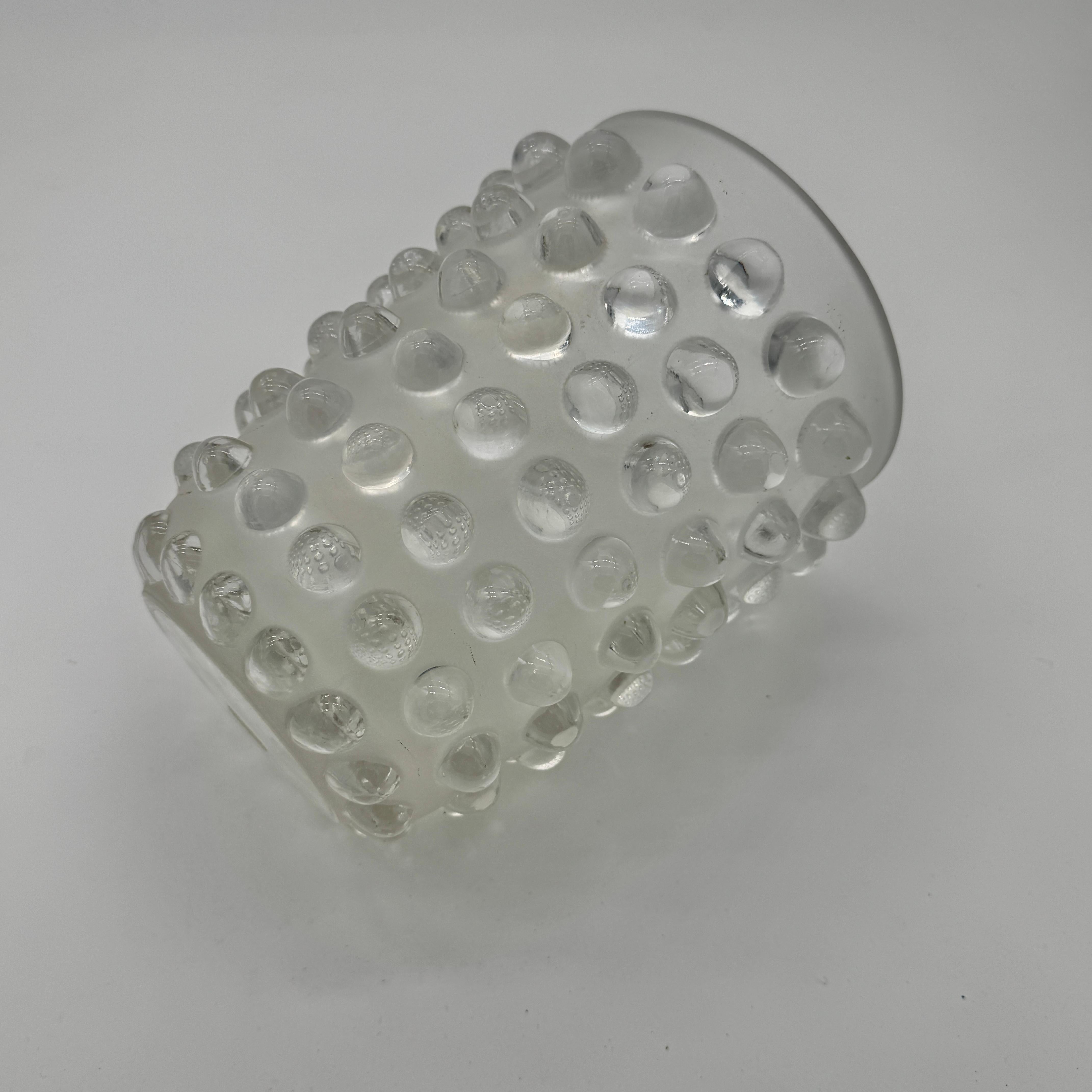 à R.Lalique Vaso Mossi Art Déco in vetro bianco In condizioni ottime in vendita a SAINT-OUEN-SUR-SEINE, FR