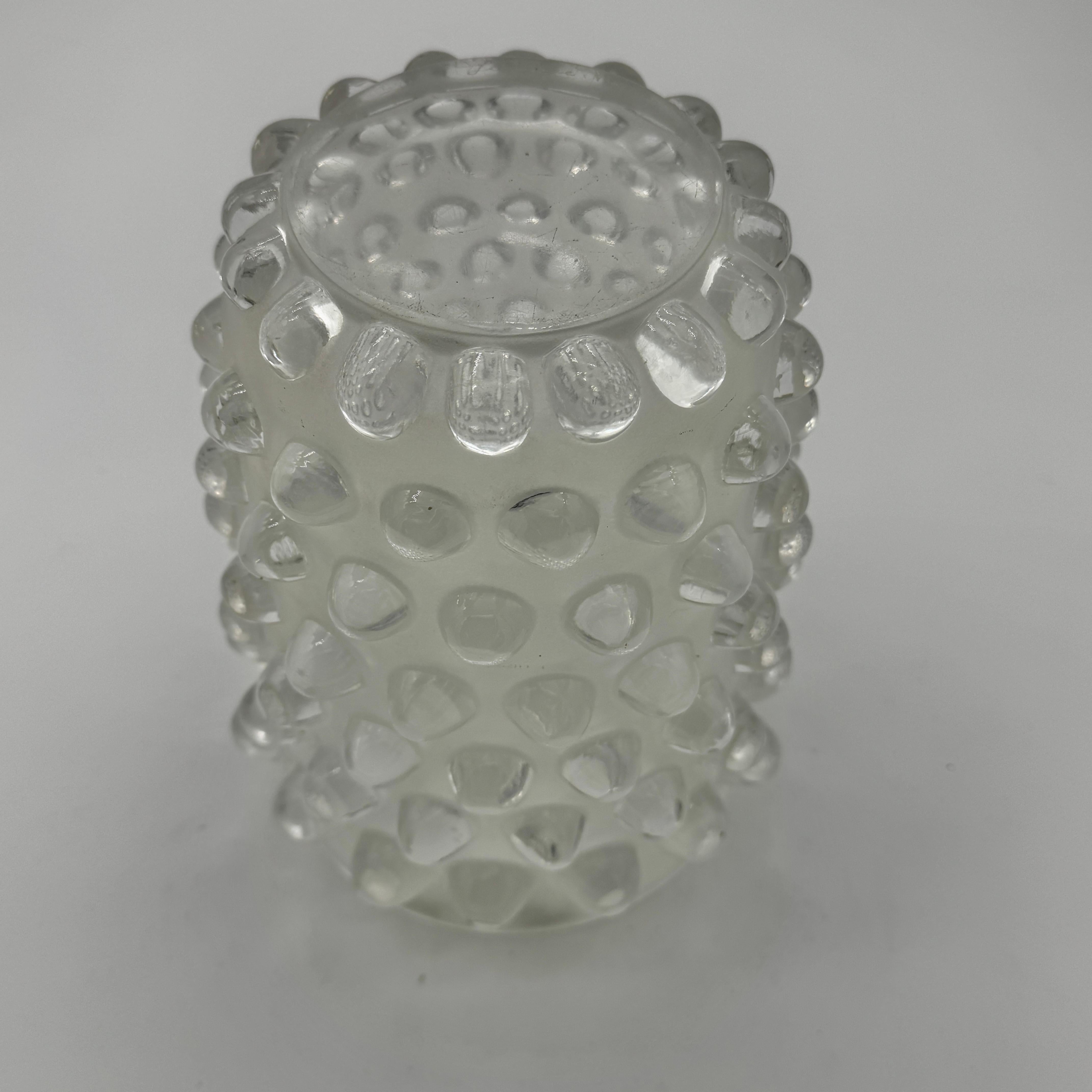 Vetro à R.Lalique Vaso Mossi Art Déco in vetro bianco in vendita