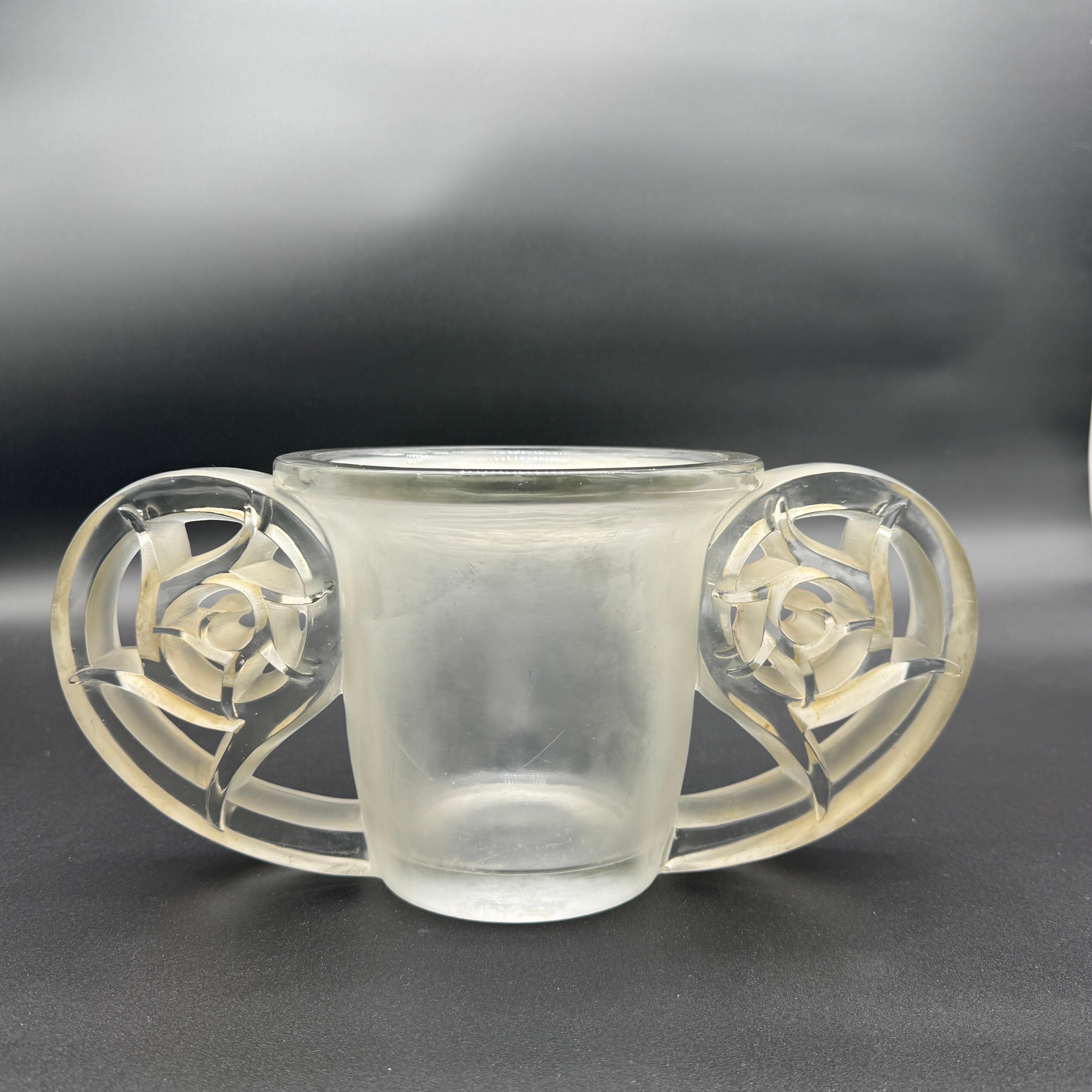 A R.Lalique Art Déco Pierrefonds Glasvase (Französisch) im Angebot