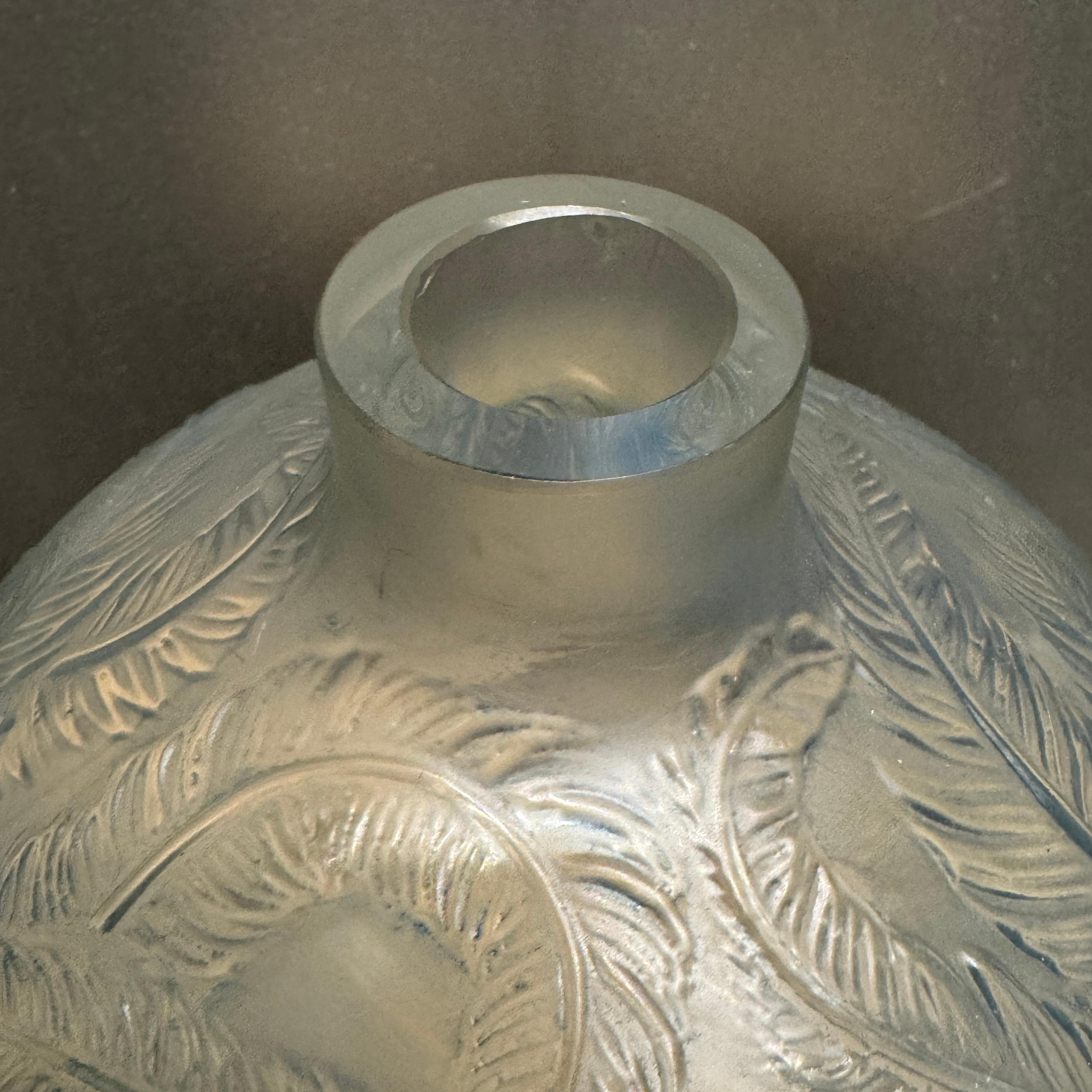 Art Deco A R.Lalique Art Déco Plumes vase For Sale
