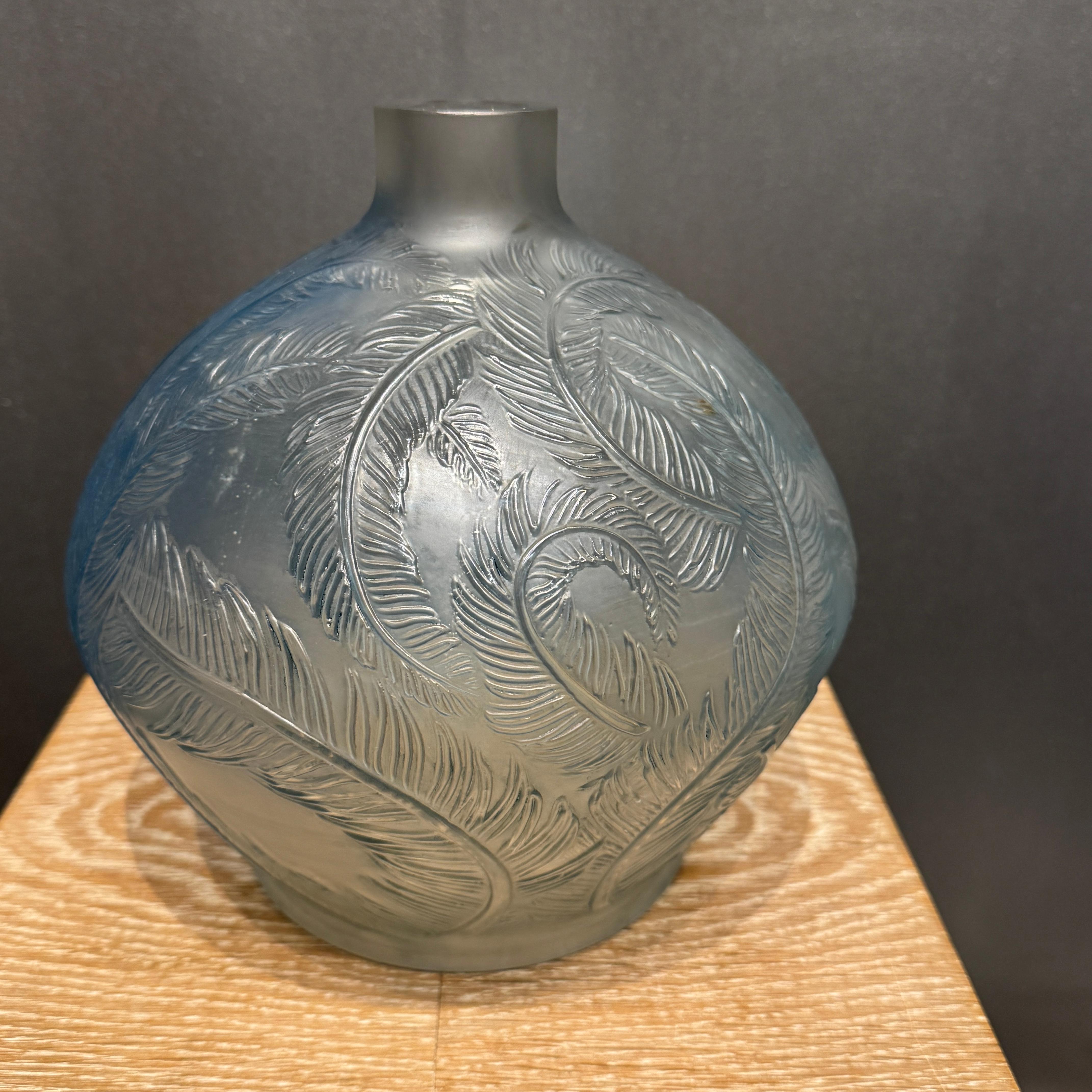 French A R.Lalique Art Déco Plumes vase For Sale