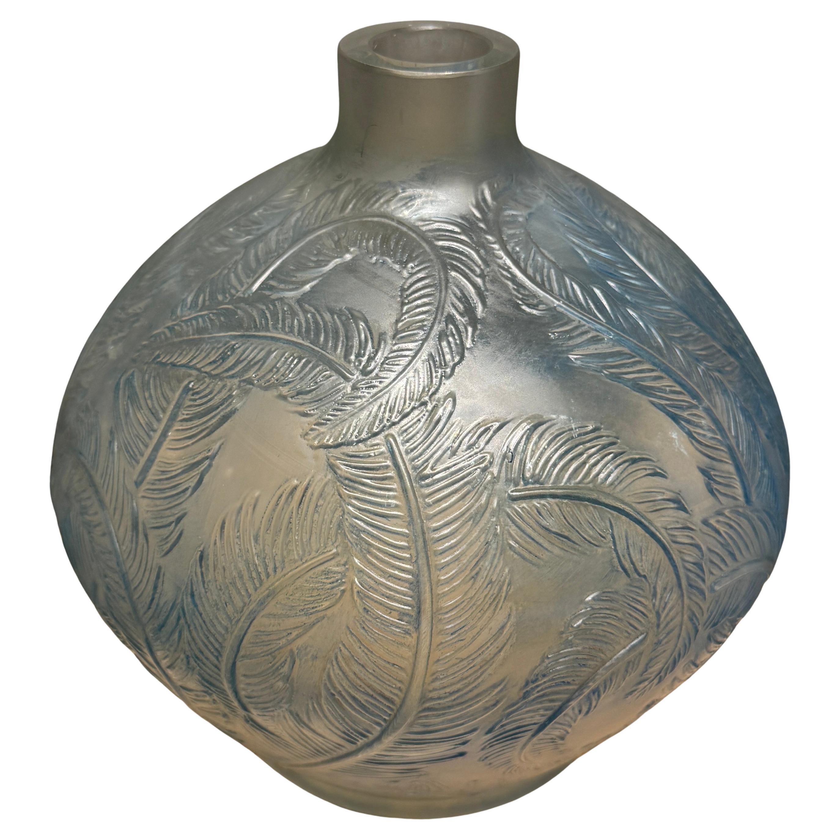 A R.Lalique Art Déco Plumes vase For Sale