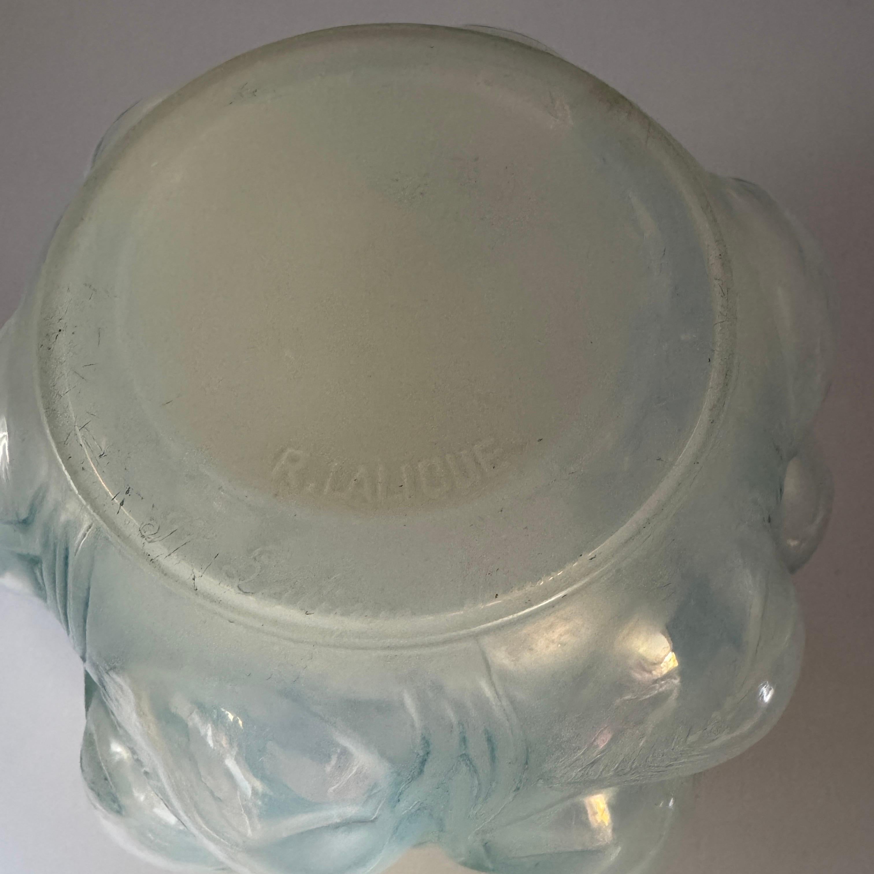 A R.Lalique Art Déco Tulip Vase For Sale 3
