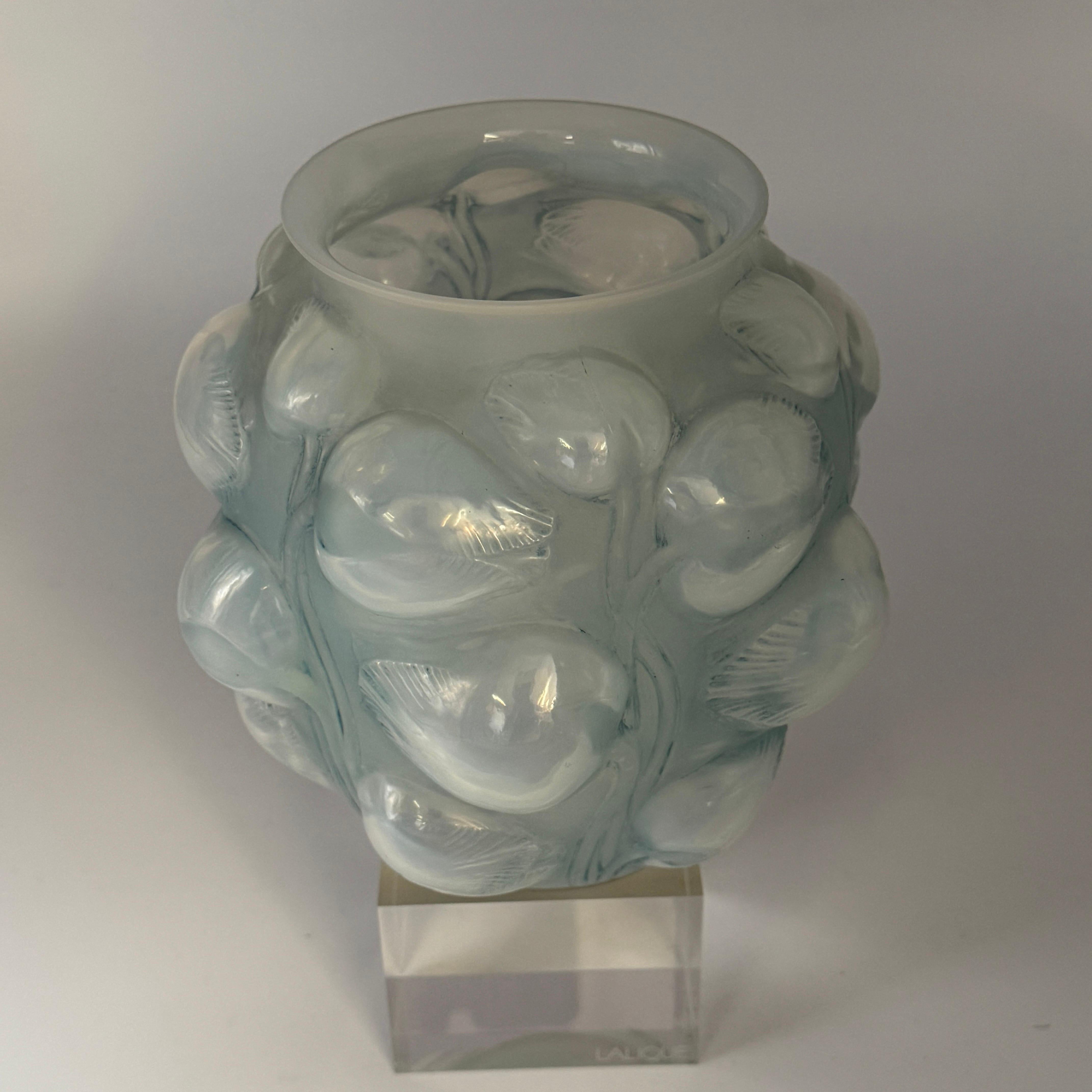 French A R.Lalique Art Déco Tulip Vase For Sale