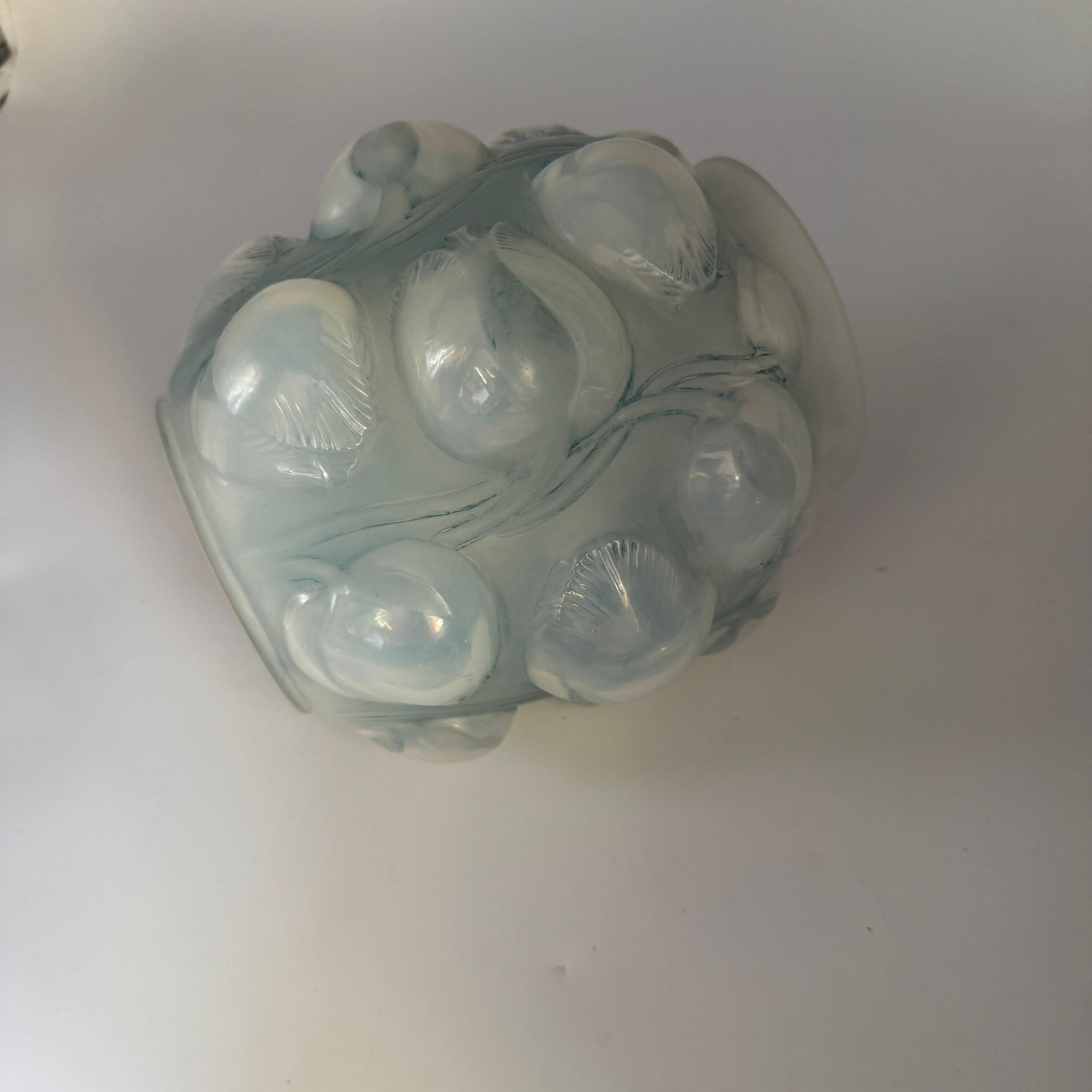 Early 20th Century A R.Lalique Art Déco Tulip Vase For Sale