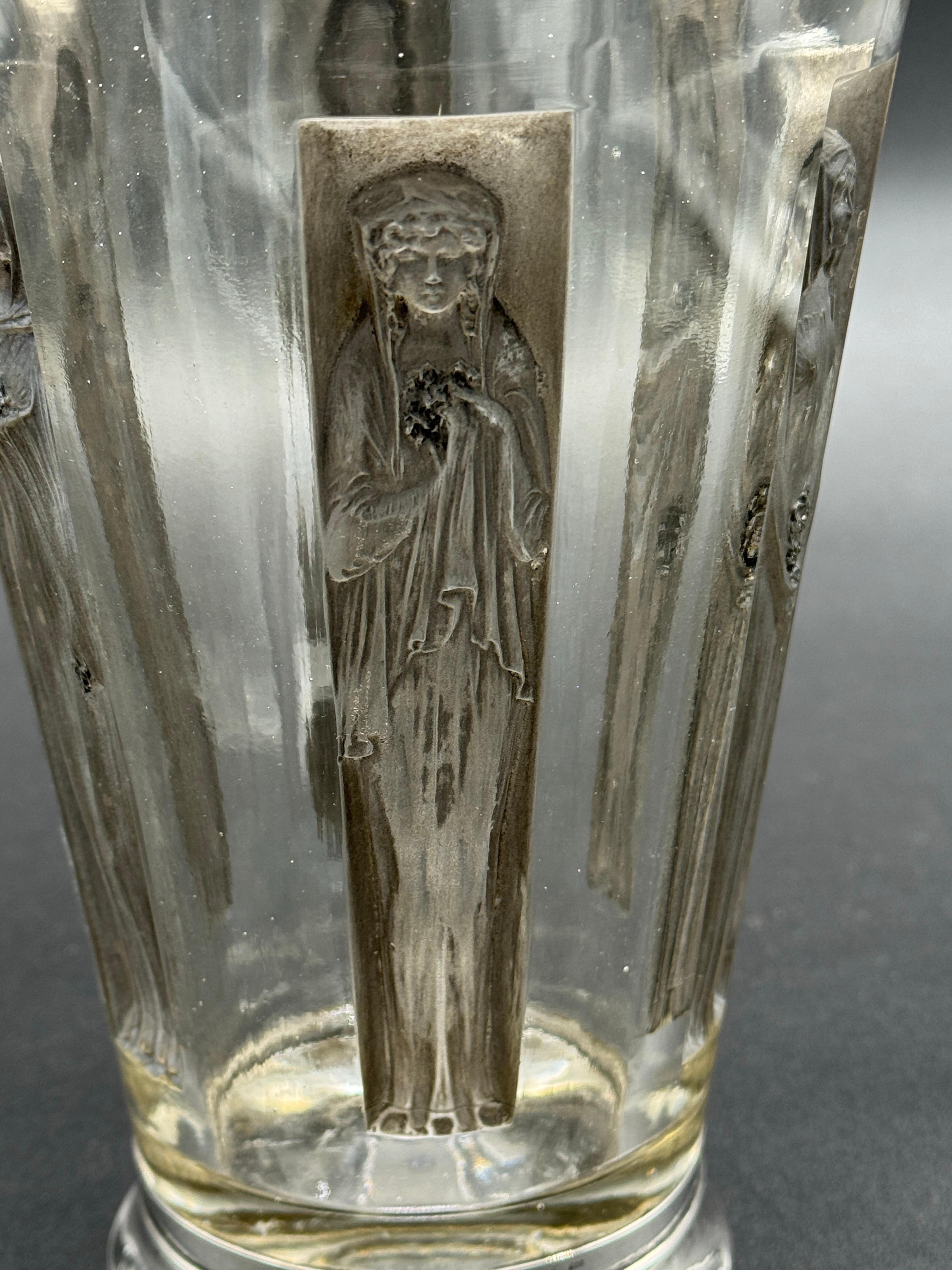 Un vaso di vetro Art Nouveau di Lalique con 6 figure. in vendita 4