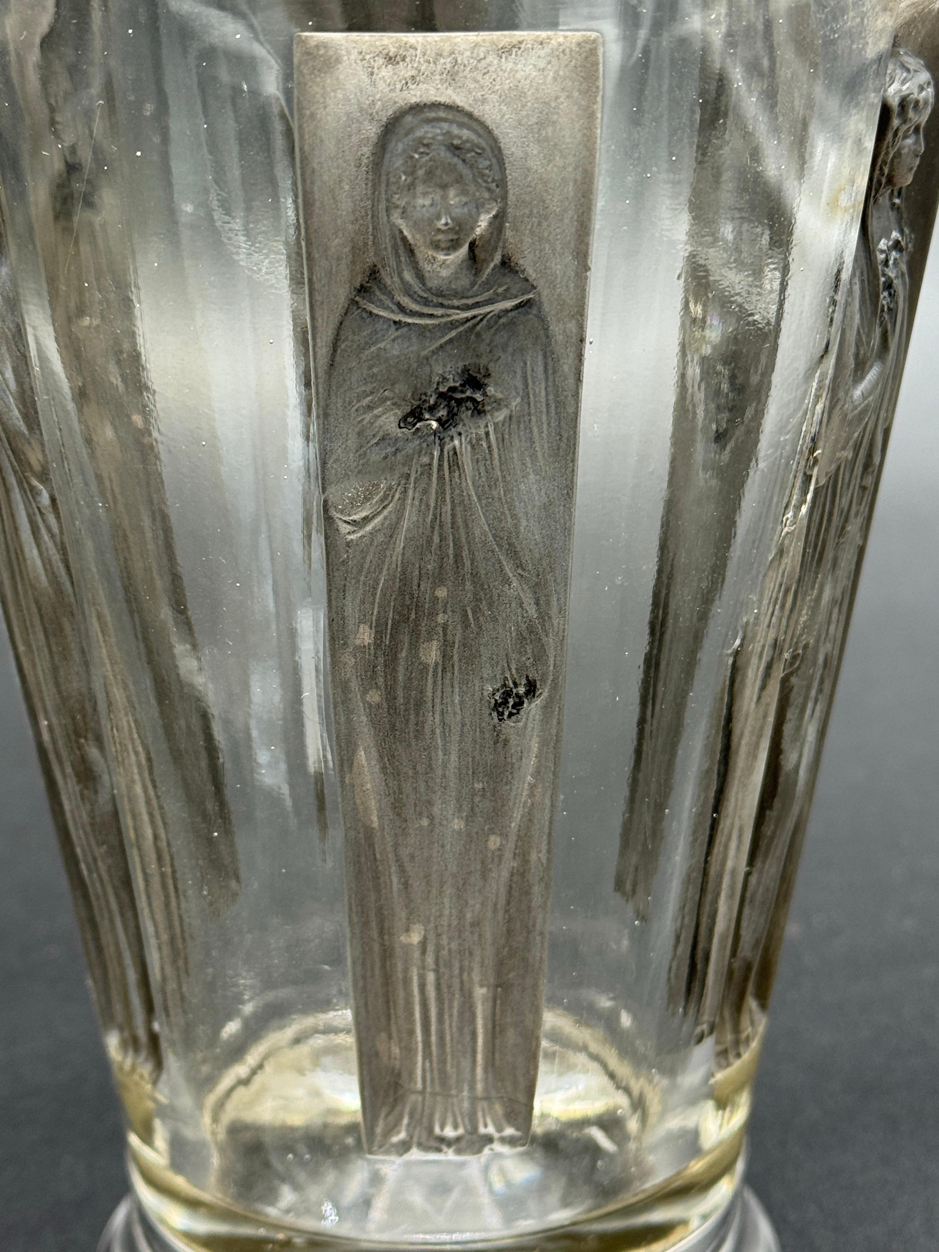 Un vaso di vetro Art Nouveau di Lalique con 6 figure. in vendita 6