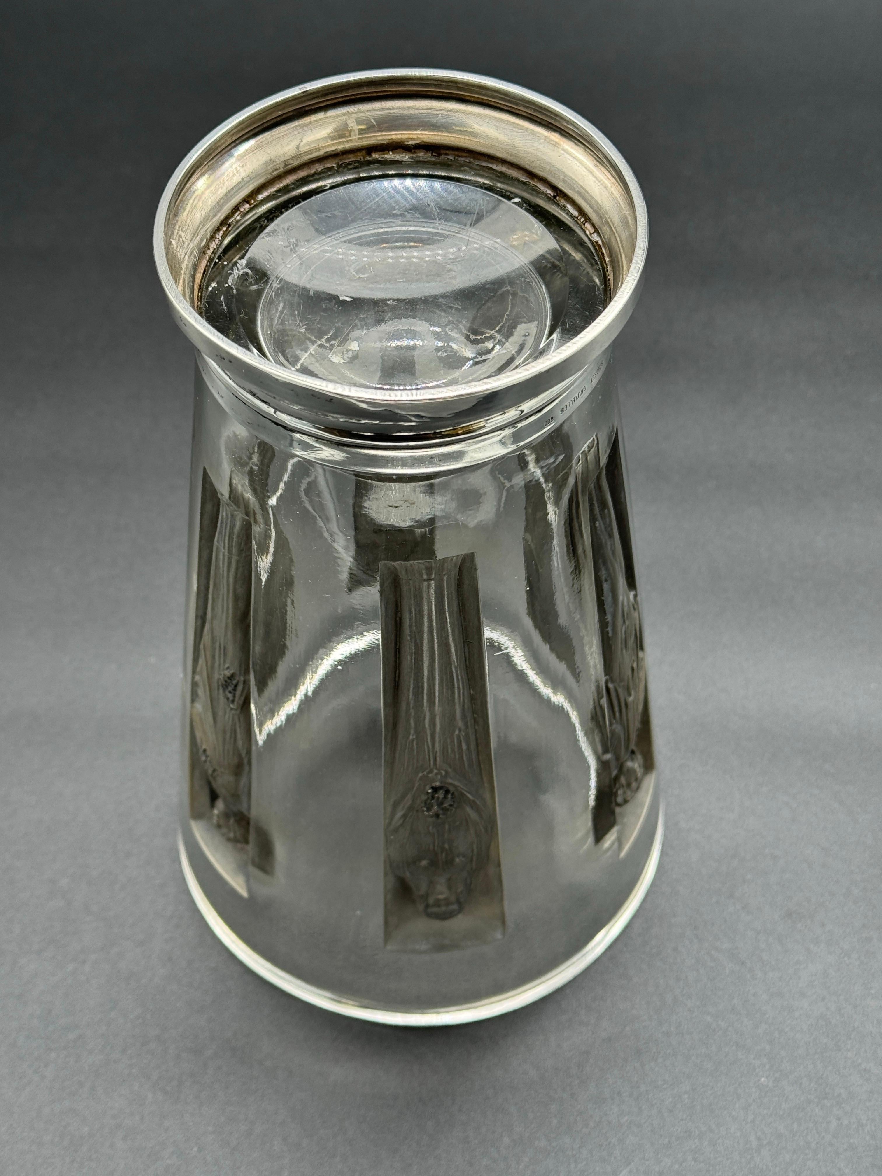 Un vaso di vetro Art Nouveau di Lalique con 6 figure. in vendita 2