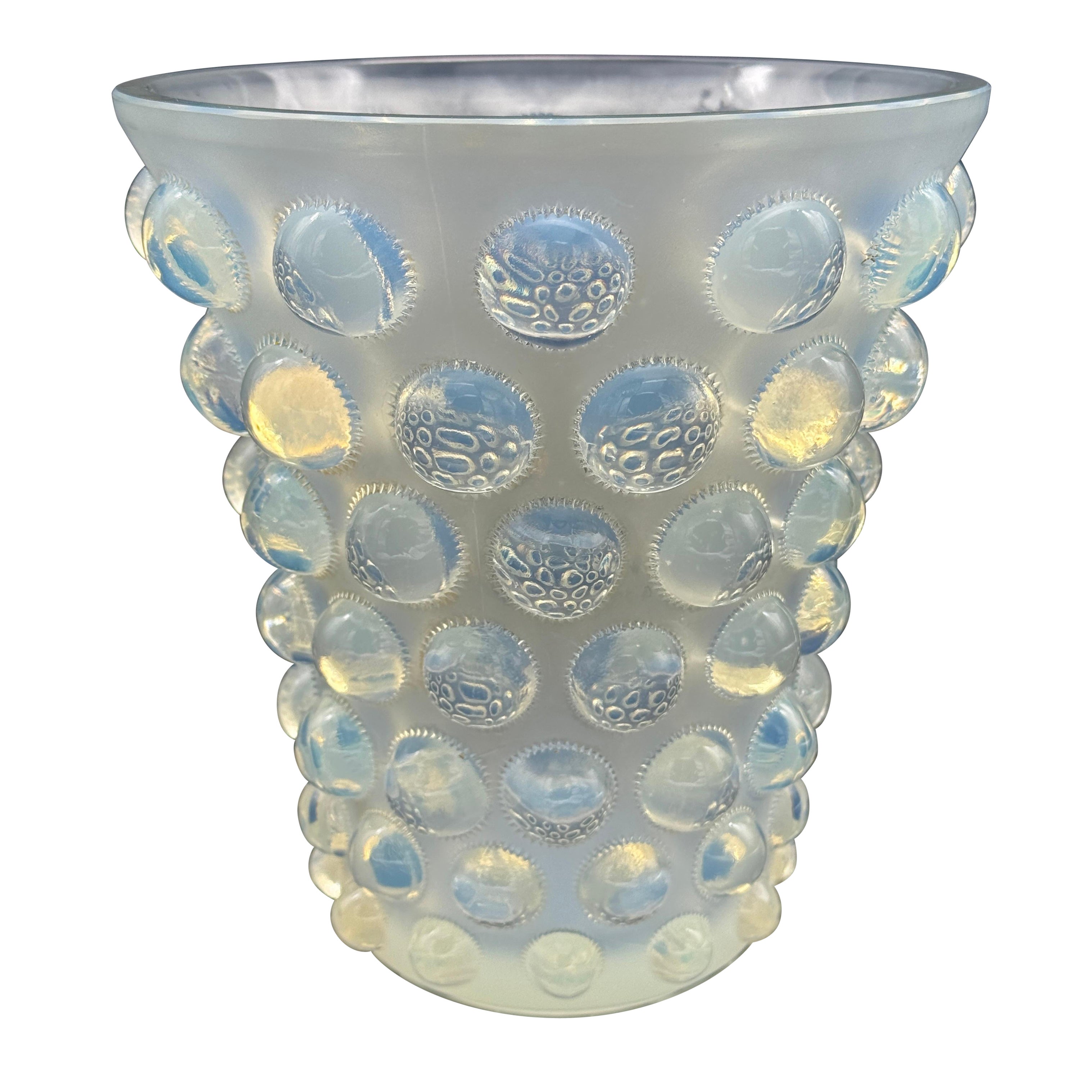 A R.Lalique Bamako Art Déco opalescent Glass Vase .