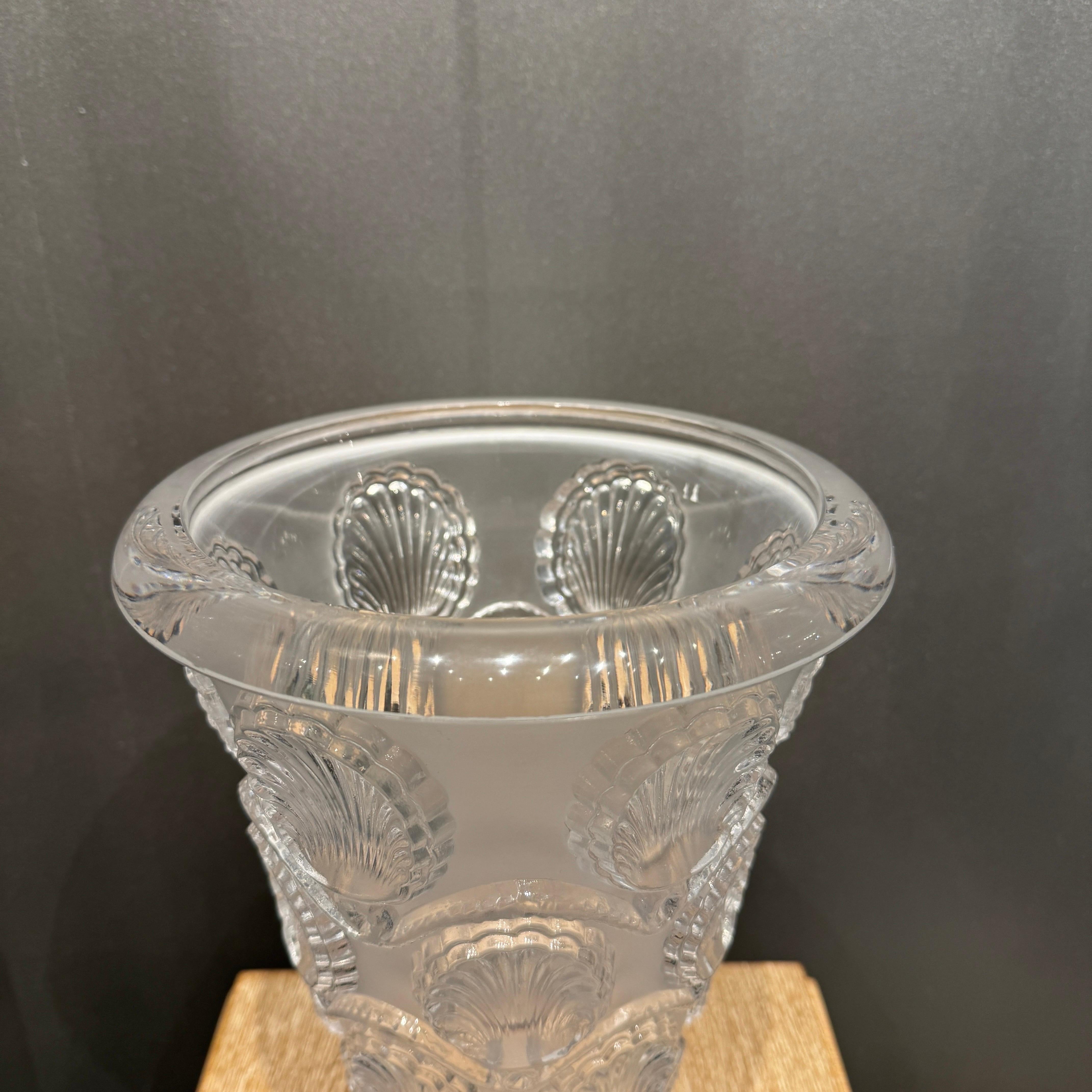 Vetro Un vaso di vetro R.Lalique Cancale in vendita