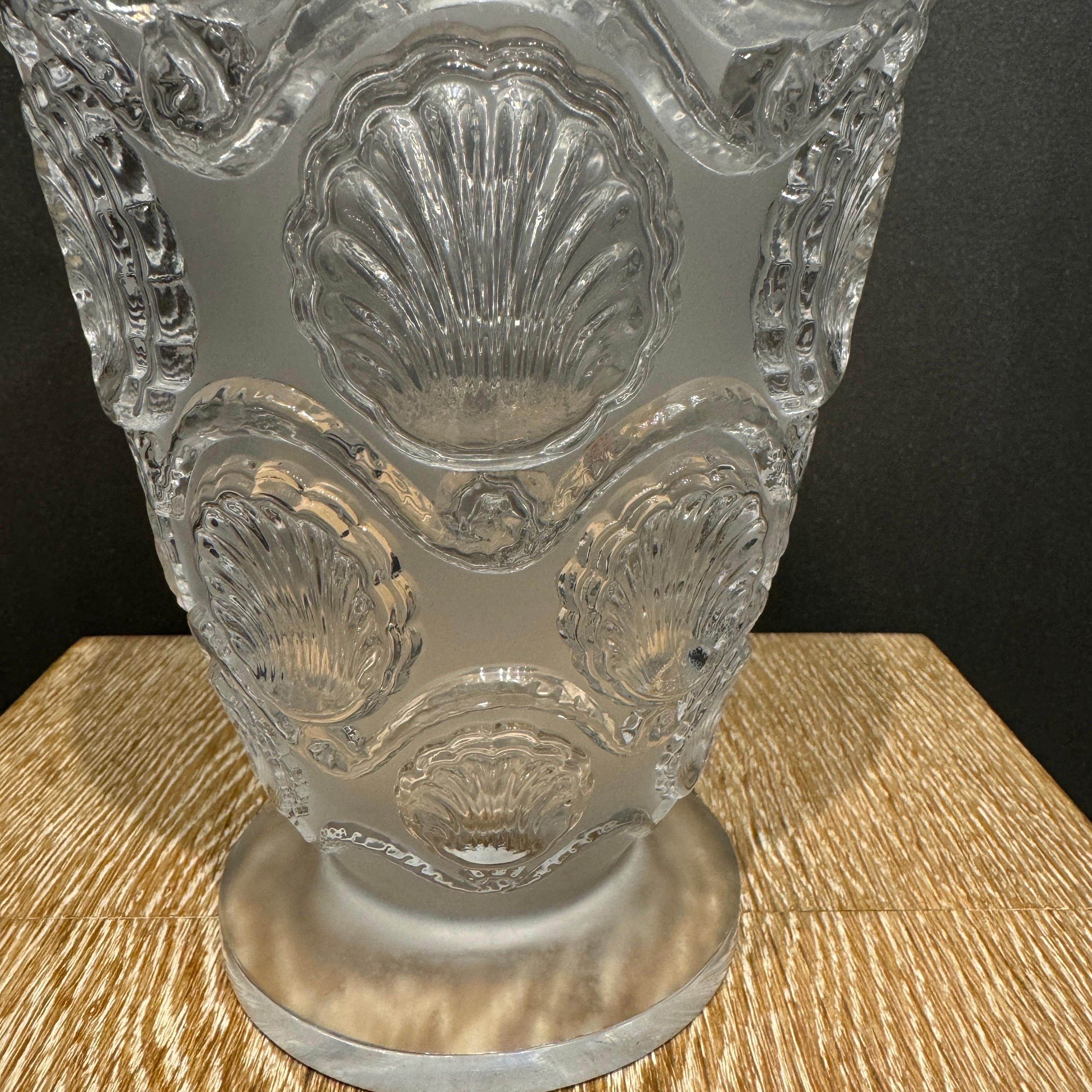 Un vaso di vetro R.Lalique Cancale in vendita 1