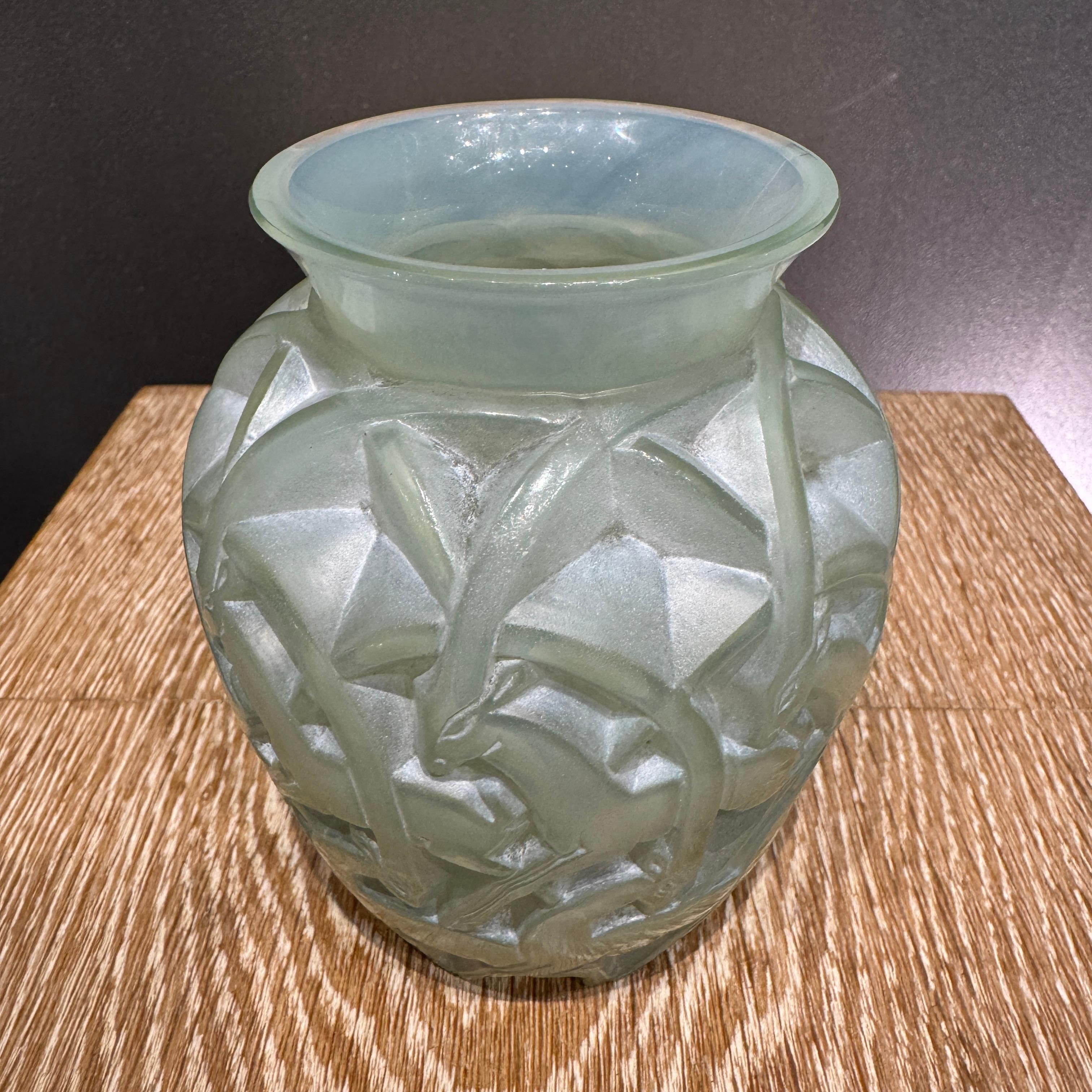 Un vaso colorato Chamois Céladon di R.Lalique in vendita 4