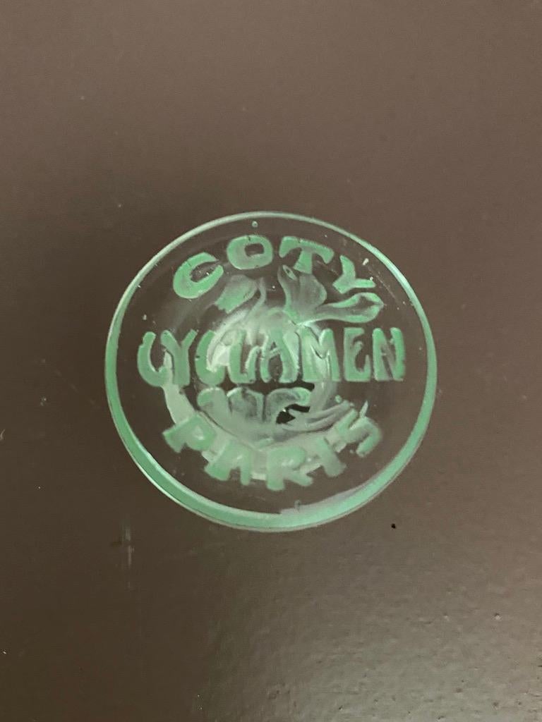 Un ciclamino R.Lalique  1909 Vetro  Bottiglia di profumo per Coty in vendita 1
