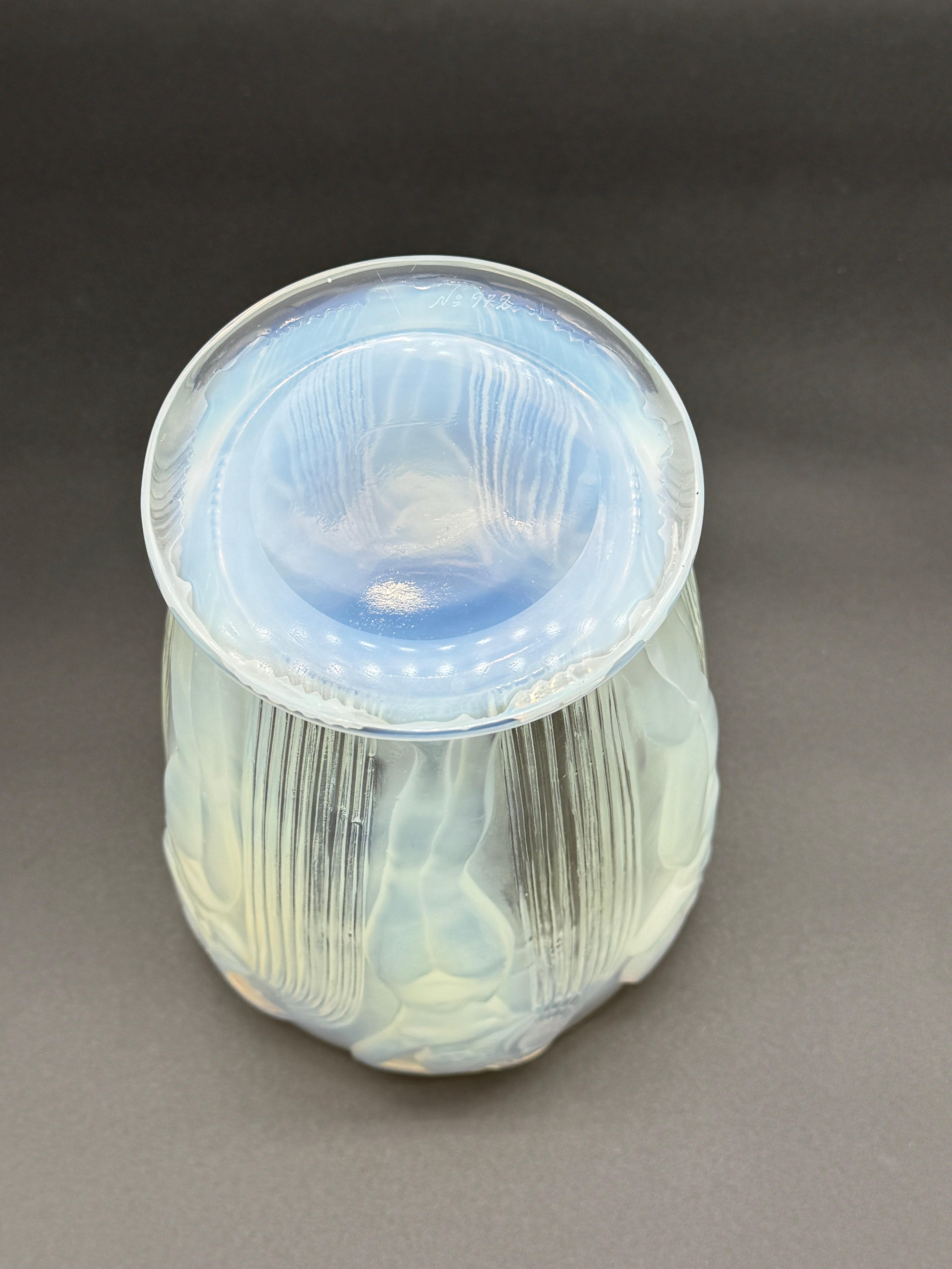 Un vaso di vetro R&R ART Lalique Danaïdes Art Déco in vendita 7