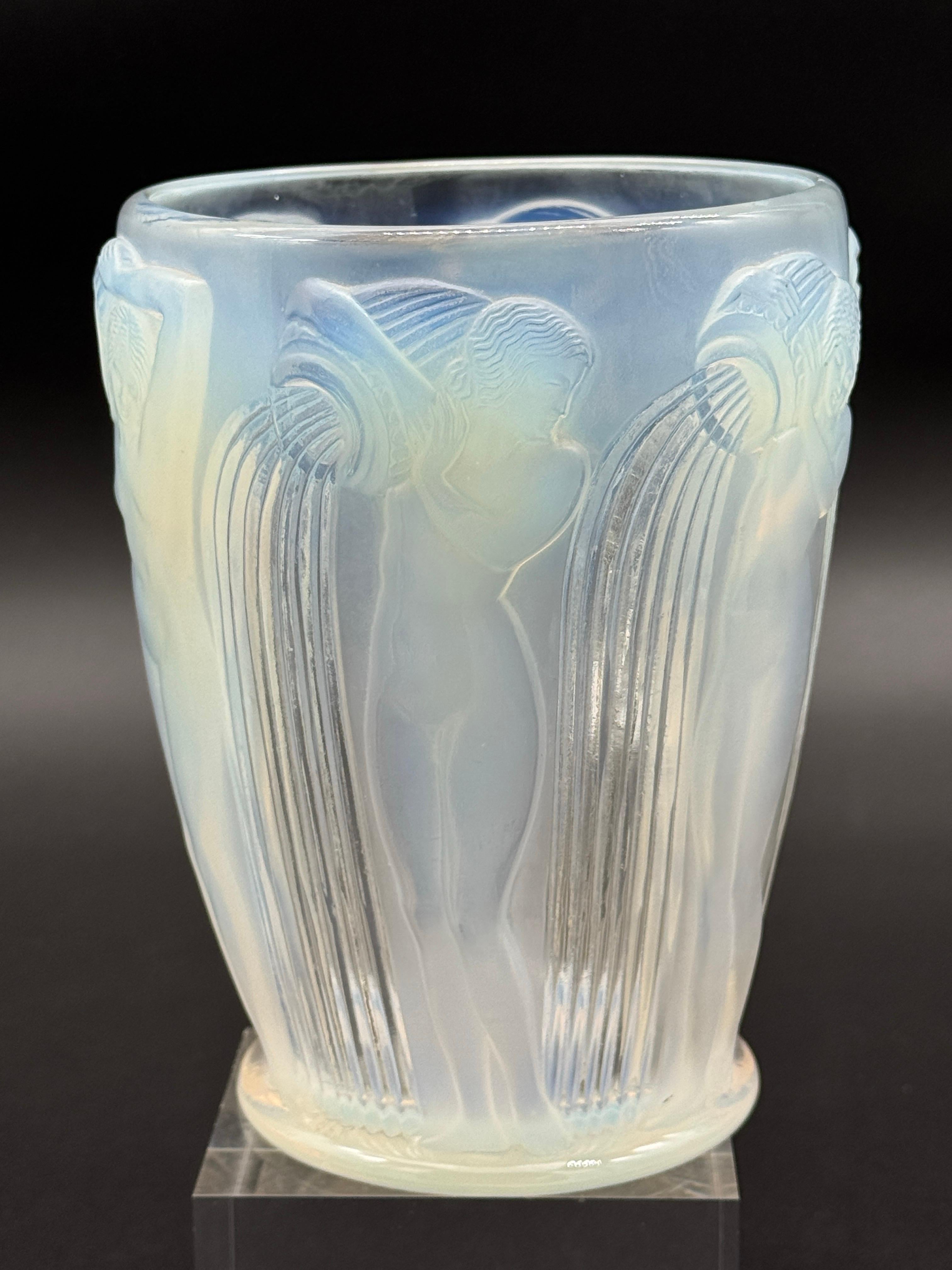 Stampato Un vaso di vetro R&R ART Lalique Danaïdes Art Déco in vendita