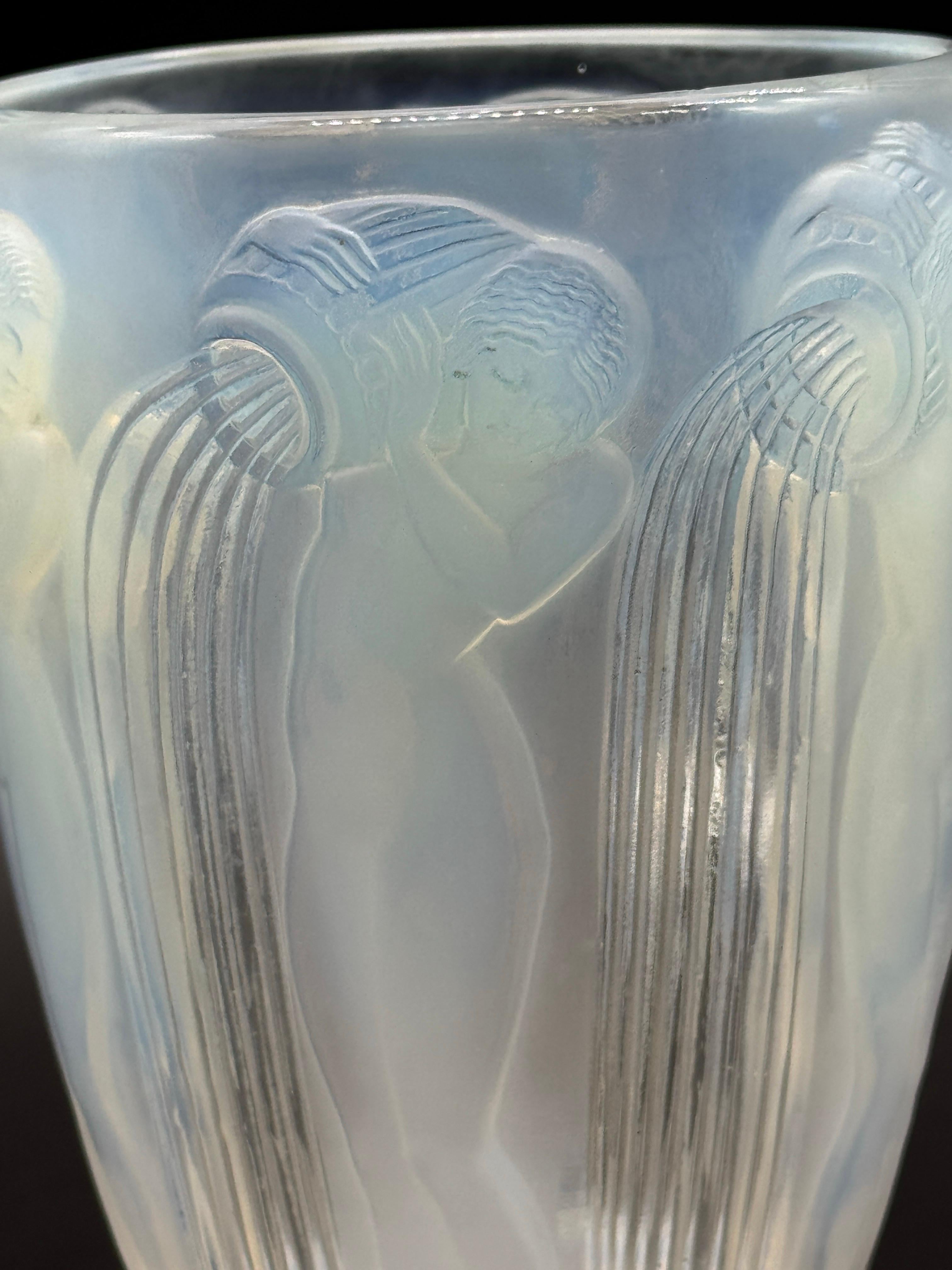 Un vaso di vetro R&R ART Lalique Danaïdes Art Déco In condizioni ottime in vendita a SAINT-OUEN-SUR-SEINE, FR