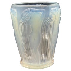 Un vaso di vetro R&R ART Lalique Danaïdes Art Déco