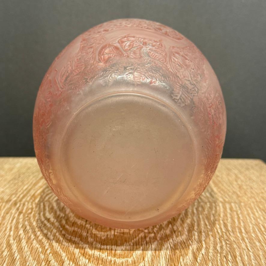 Vase Biches ART DECO en verre de R.Lalique 2