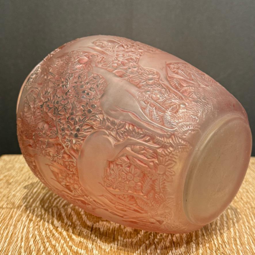Vase Biches ART DECO en verre de R.Lalique 3