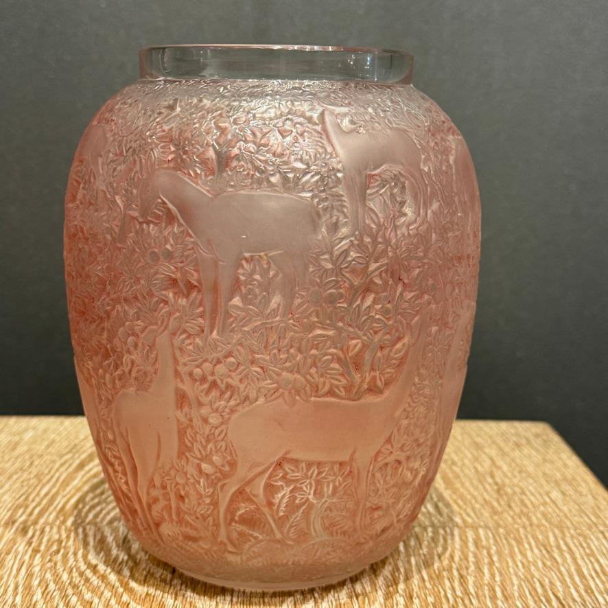 Milieu du XXe siècle Vase Biches ART DECO en verre de R.Lalique