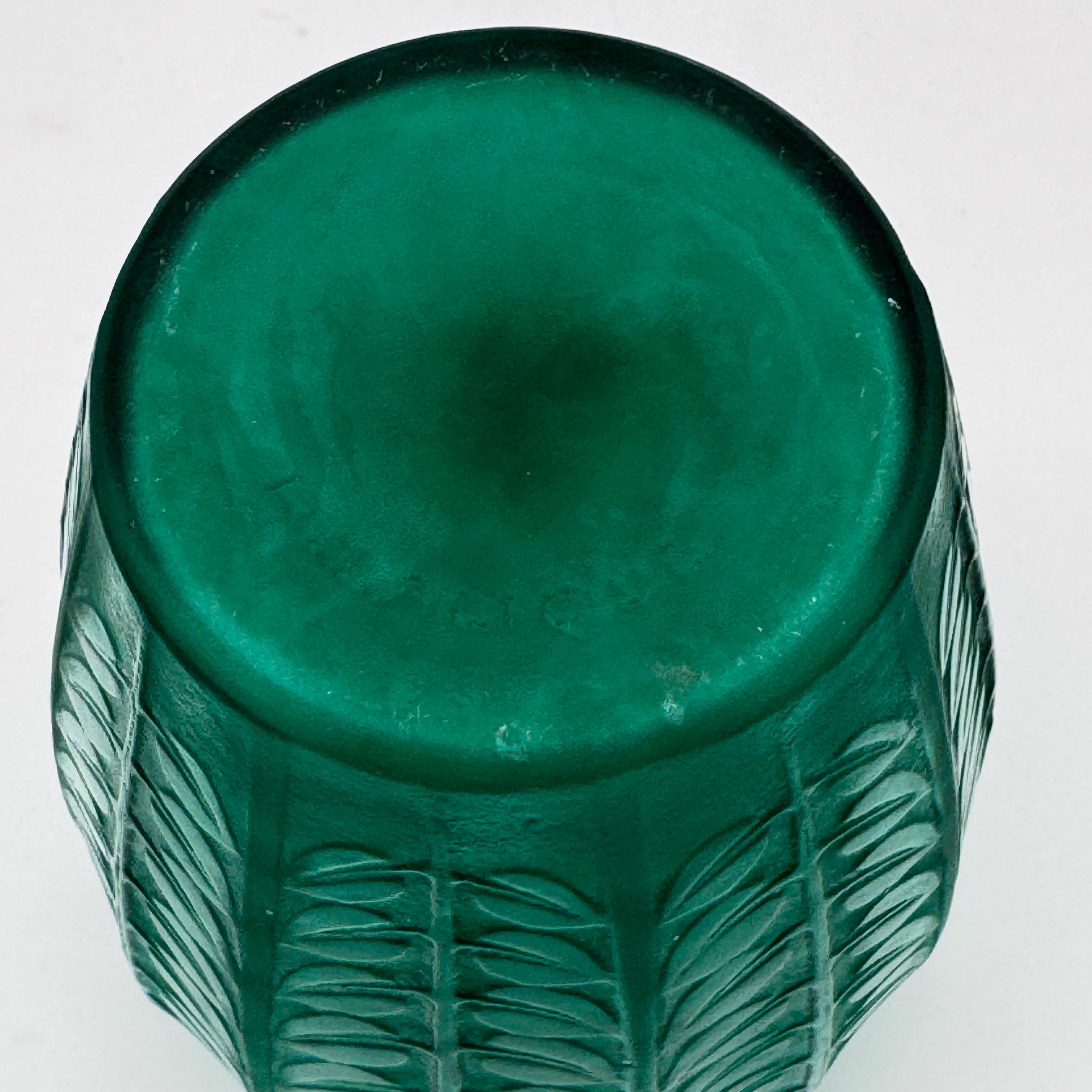 A R.Lalique Green Art Déco Tournai Vase 5