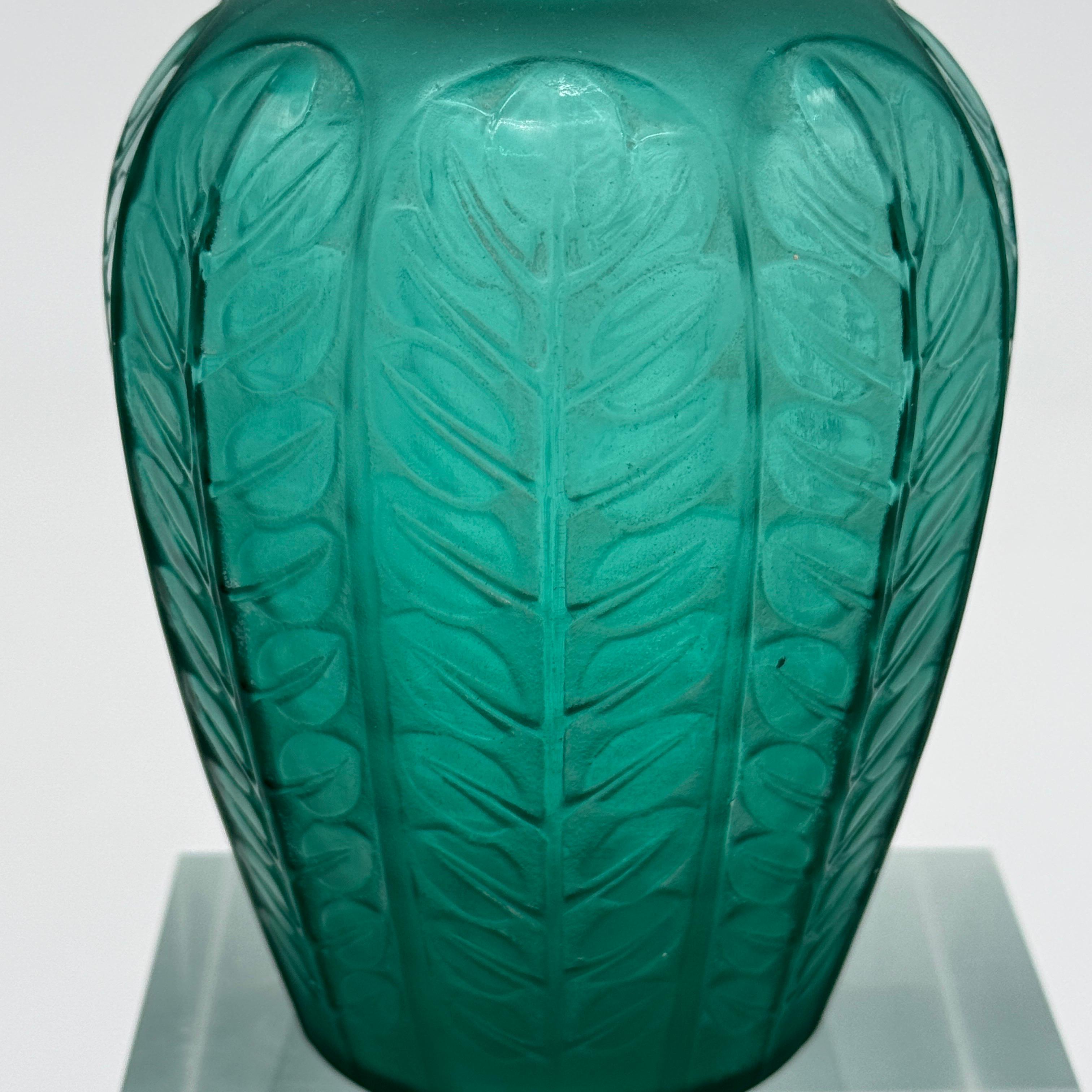 Early 20th Century A R.Lalique Green Art Déco Tournai Vase
