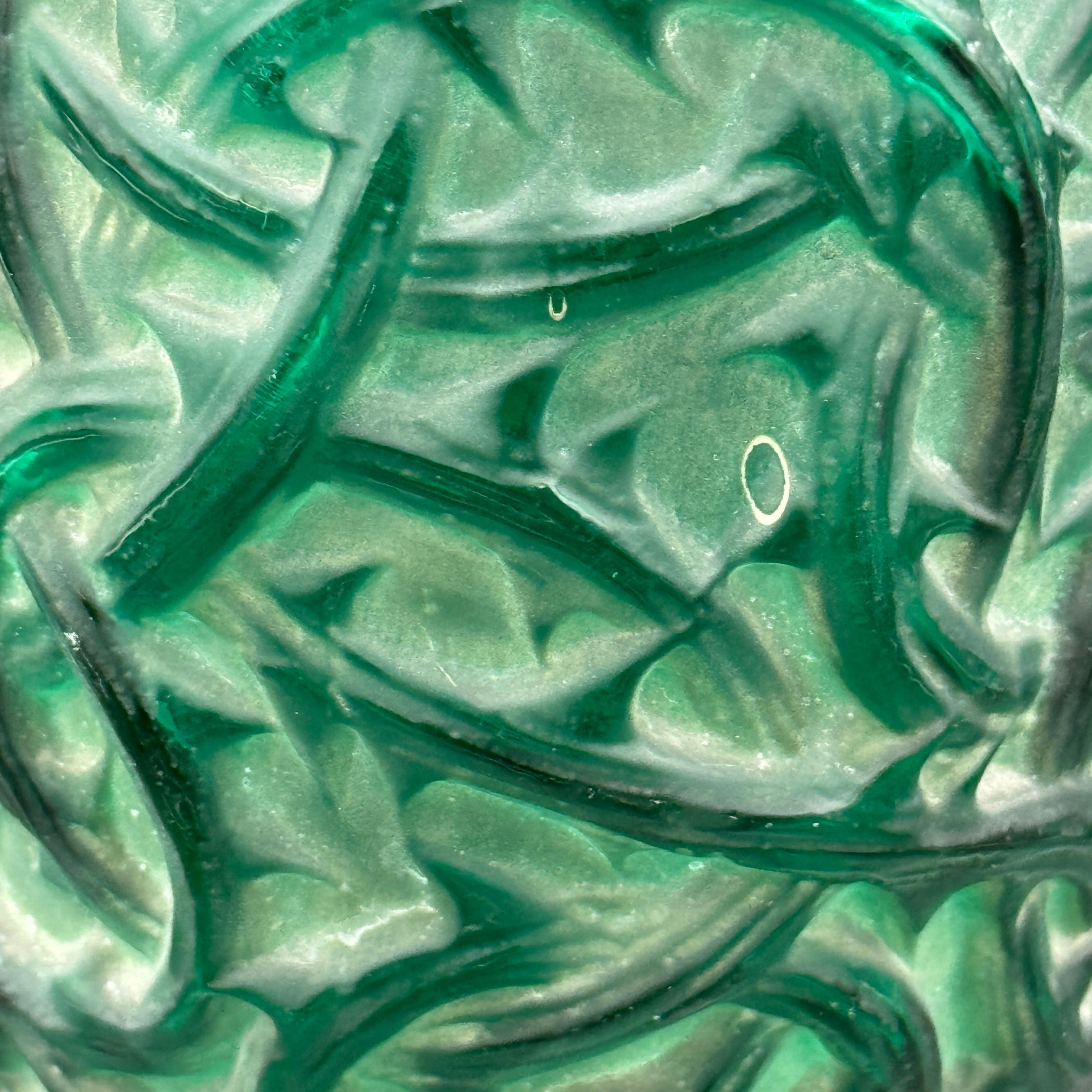 A R.Lalique green glass Art Deco Ronces Vase In Excellent Condition In SAINT-OUEN-SUR-SEINE, FR