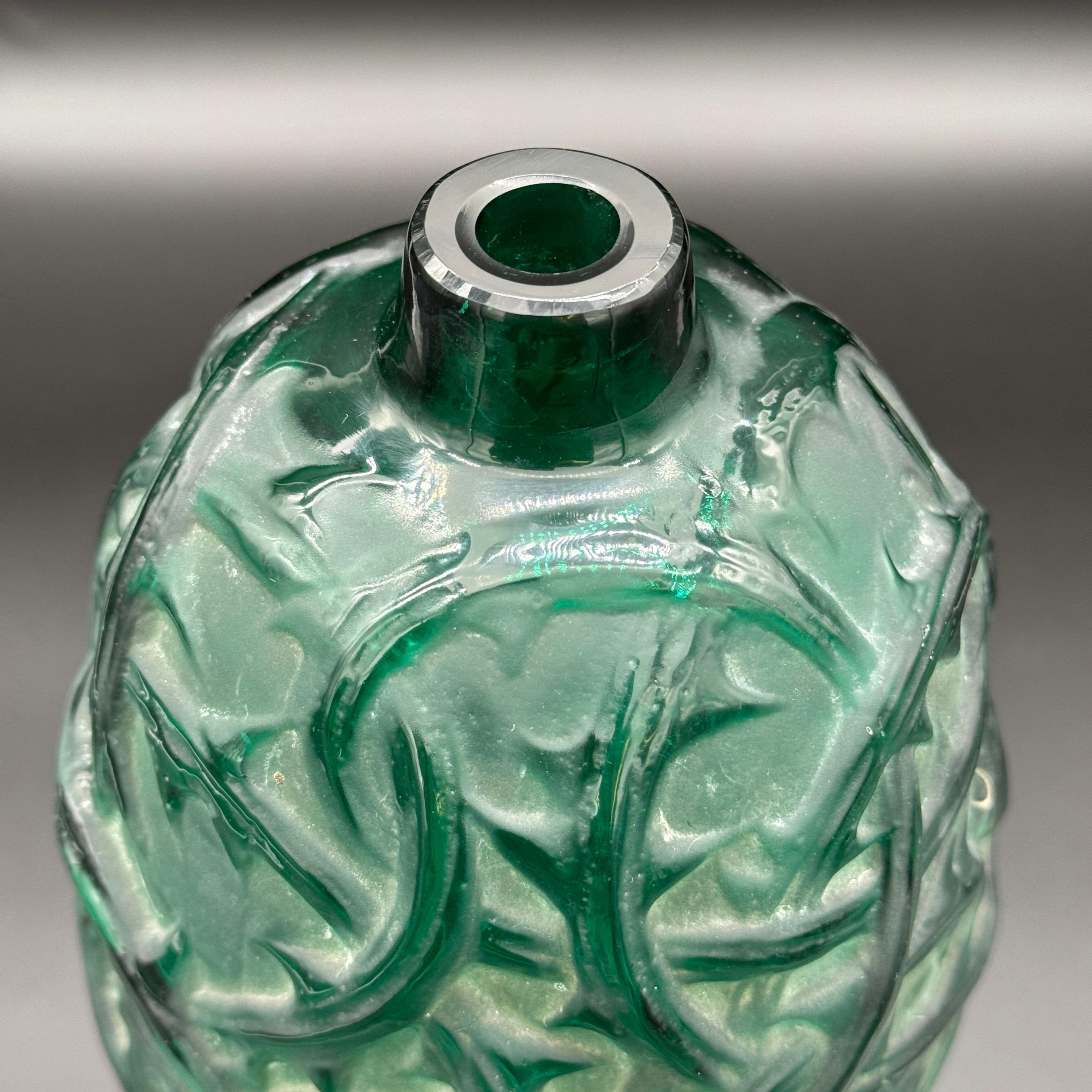 Early 20th Century A R.Lalique green glass Art Deco Ronces Vase