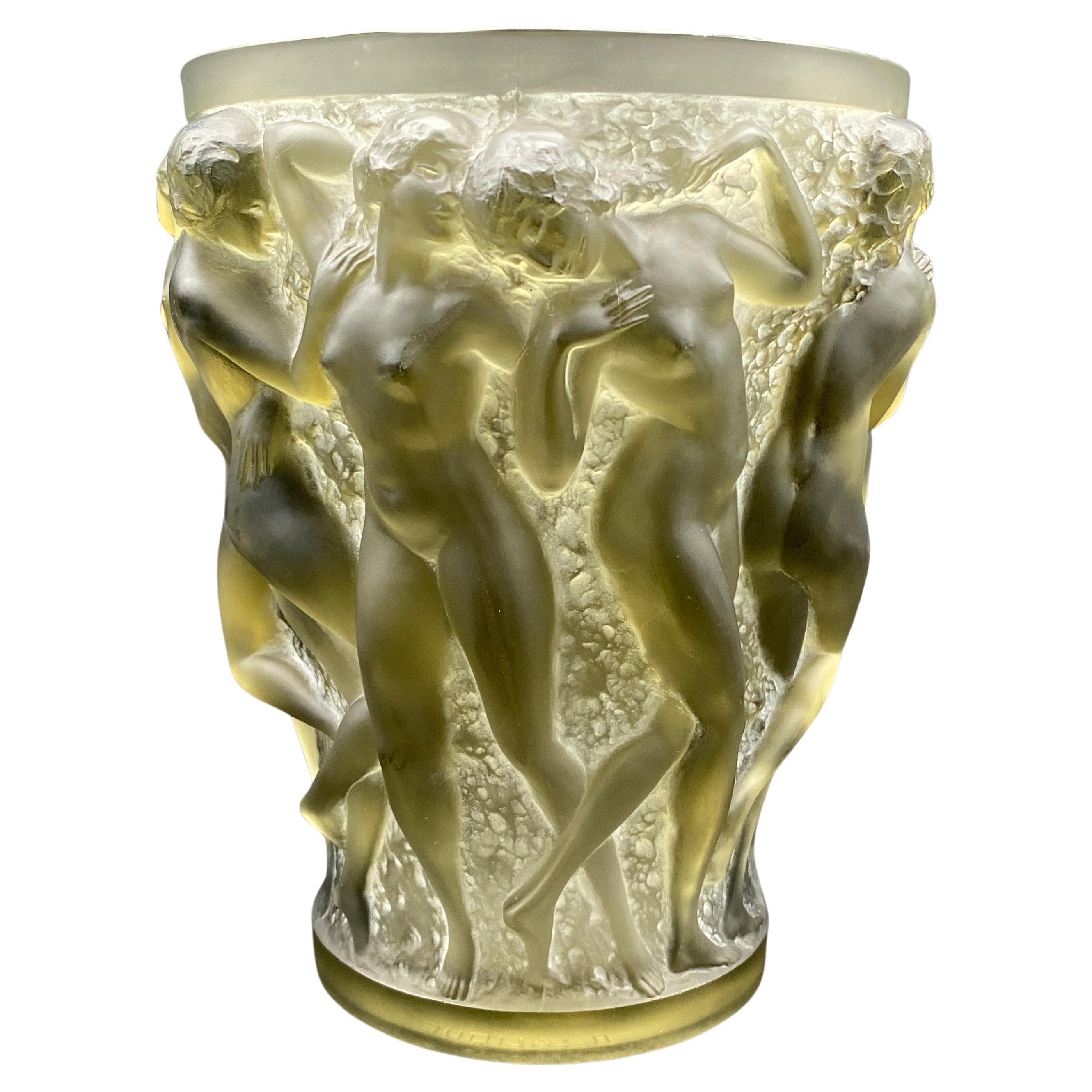 A R.Lalique Graues Glas Bacchantes Vase  im Angebot