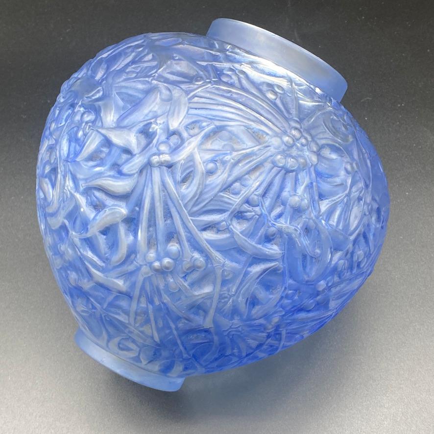 A R.Lalique Gui Vase 2